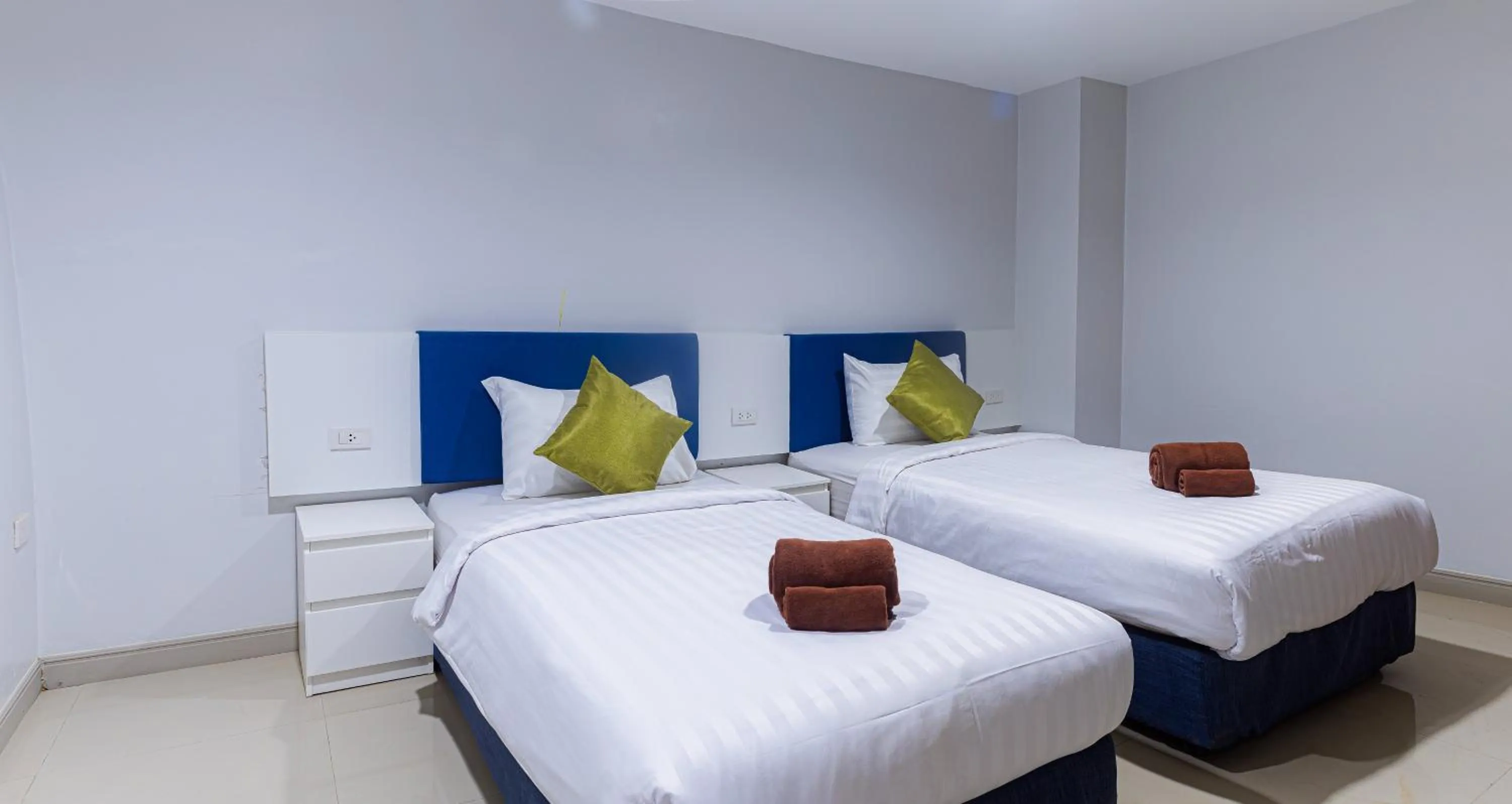 Bed in Silla Patong Boutique - Beach Walk Access