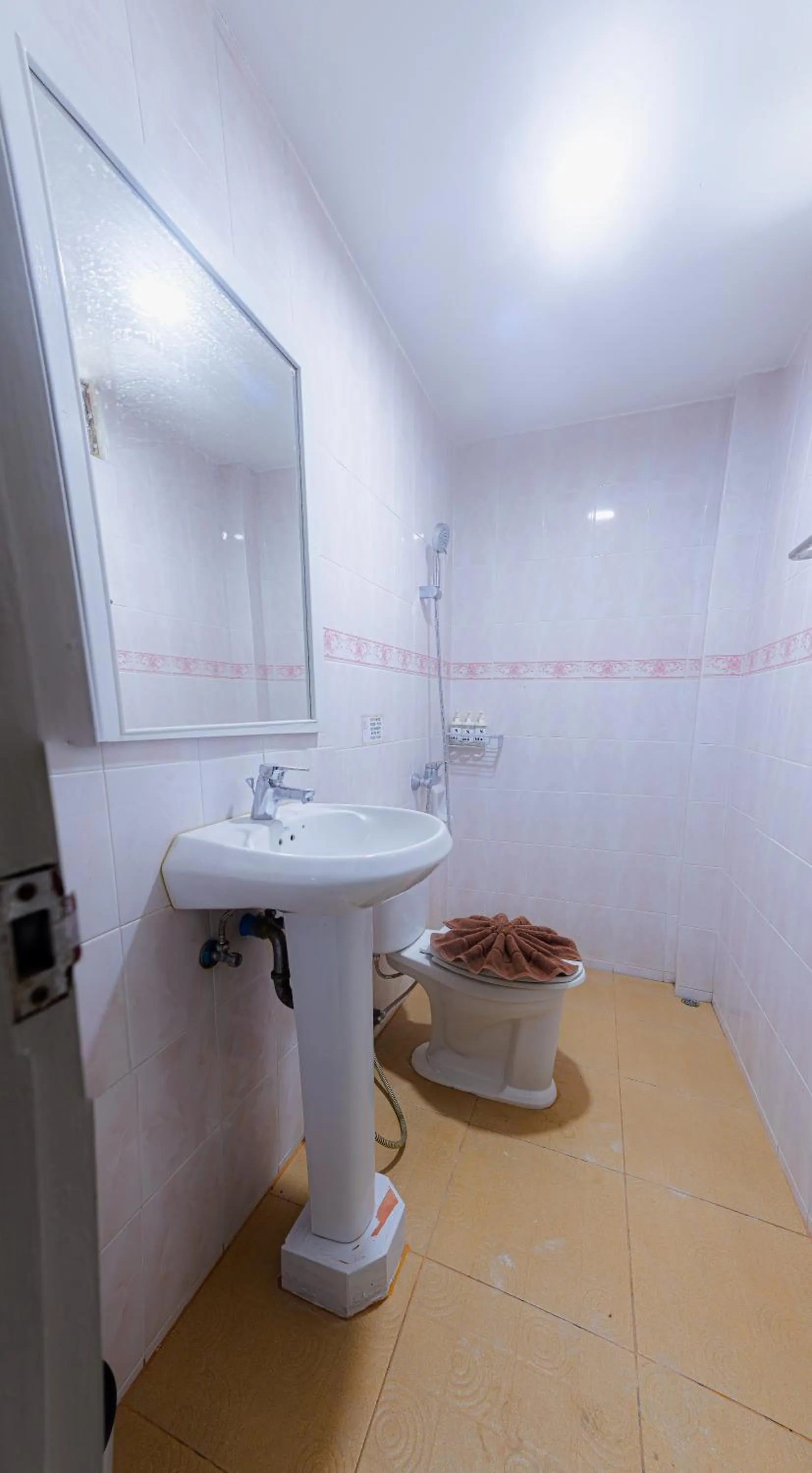 Bathroom in Silla Patong Boutique - Beach Walk Access