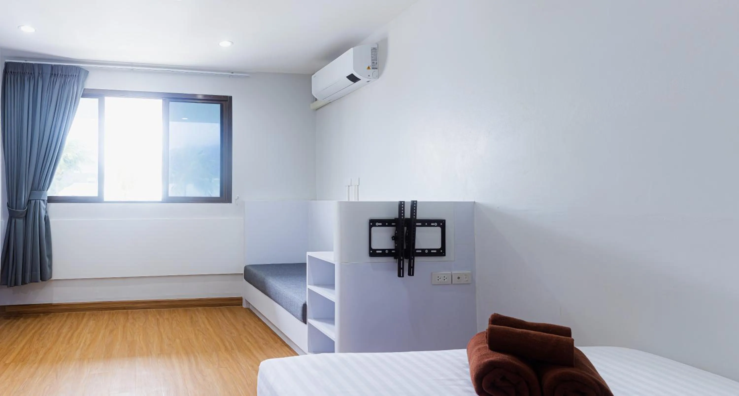 Bed in Silla Patong Boutique - Beach Walk Access