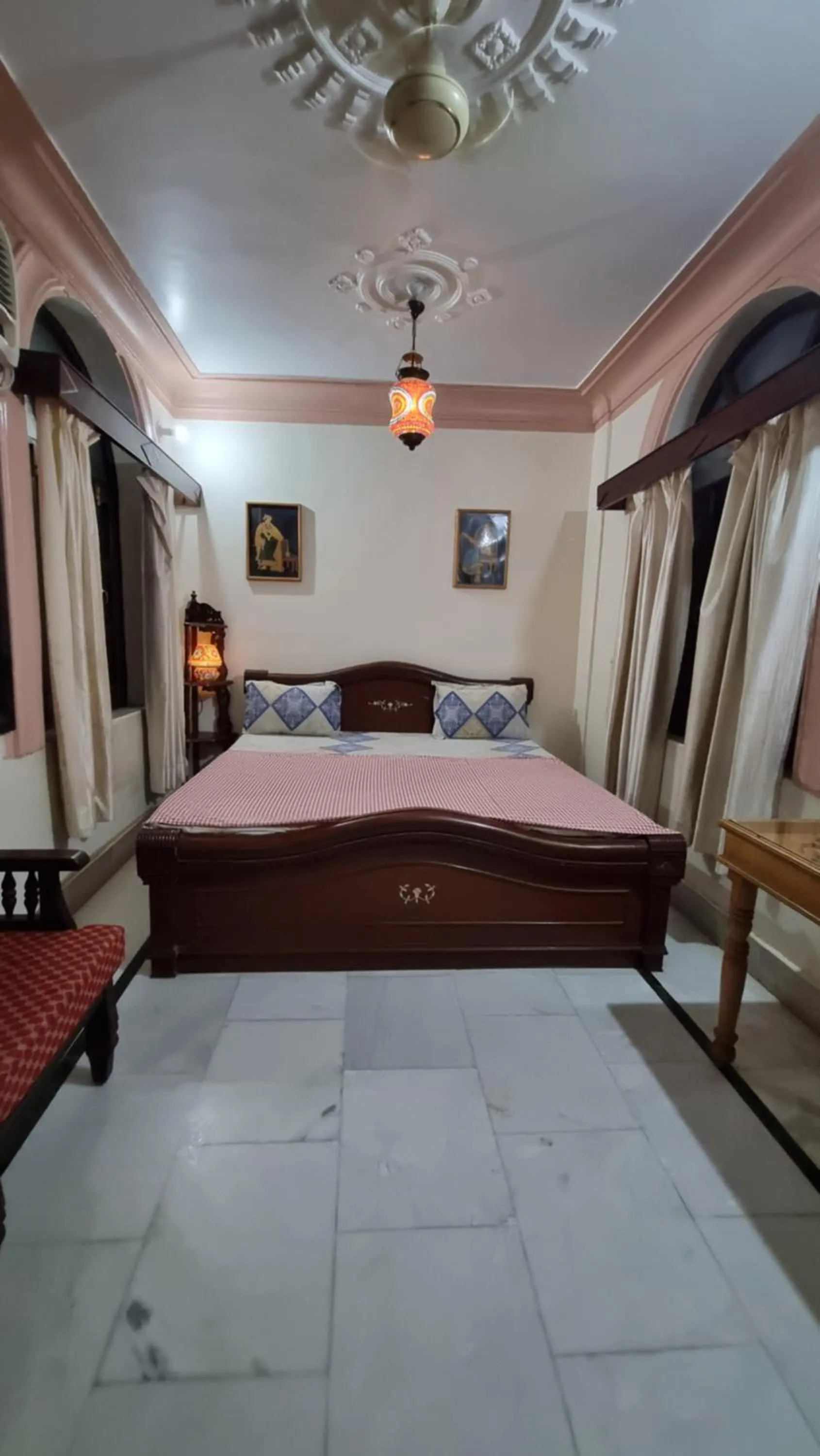 Bed in Kanhaia Haveli