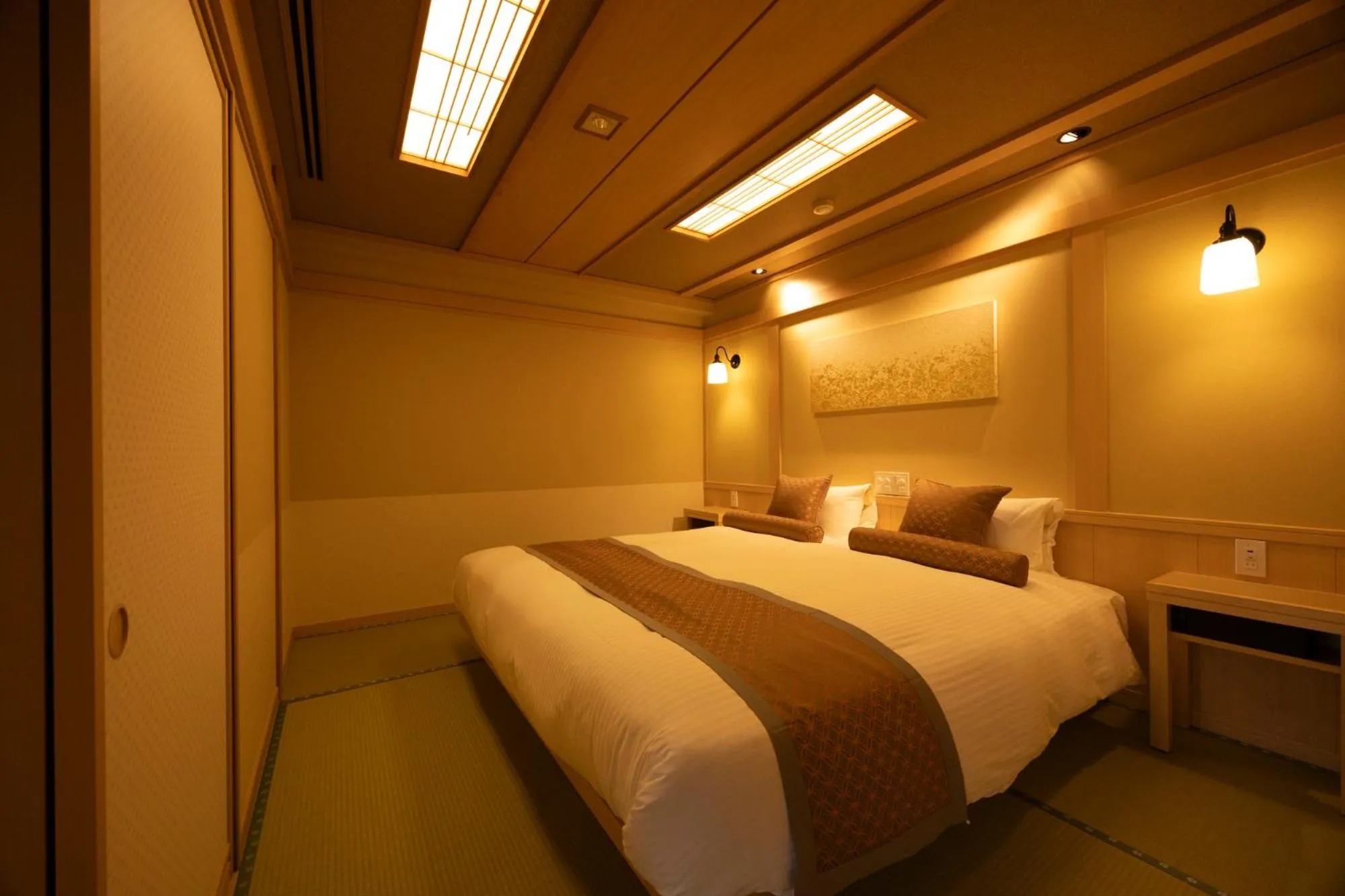 Bedroom, Bed in Fujikawaguchiko Onsen Konanso