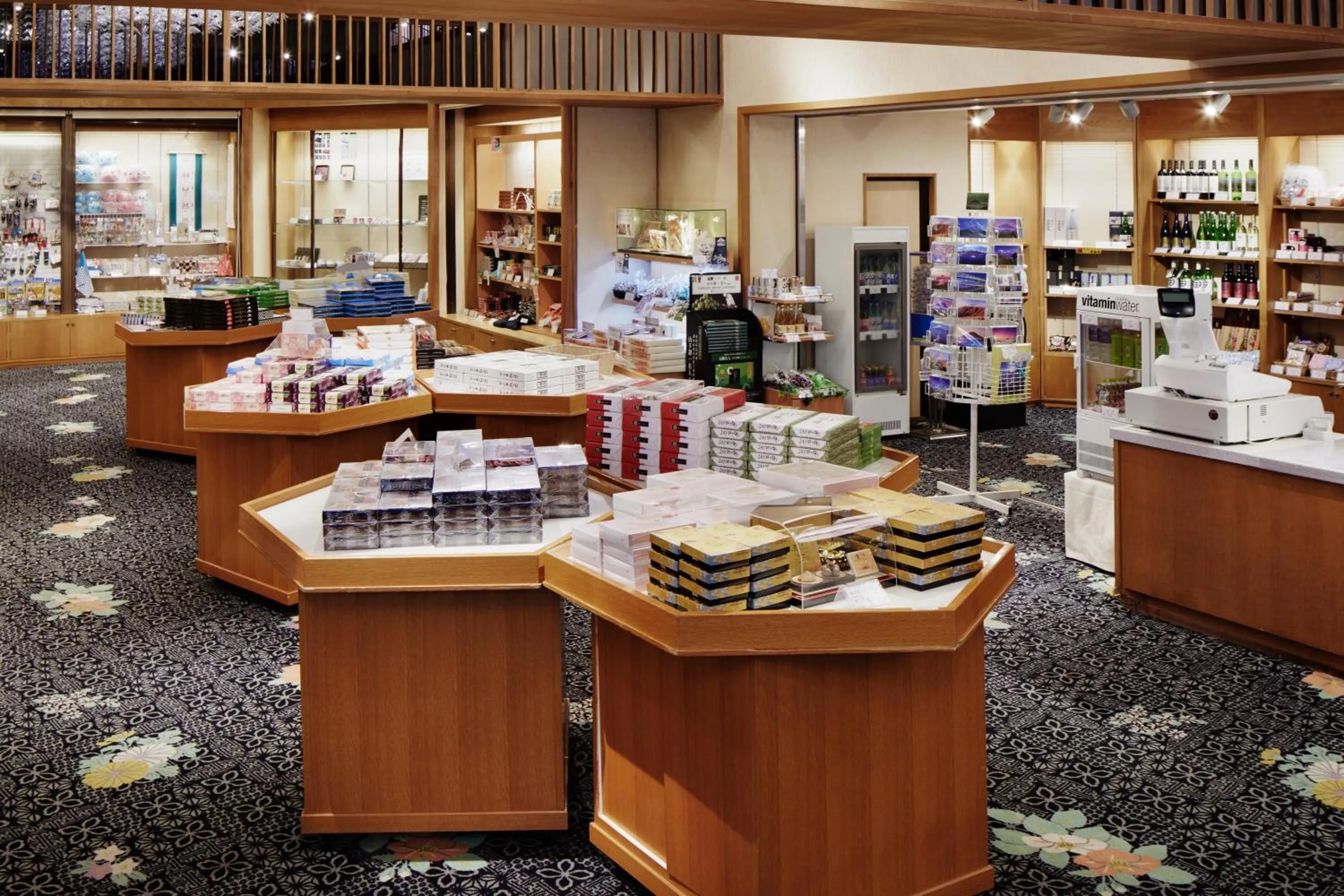 On-site shops in Fujikawaguchiko Onsen Konanso