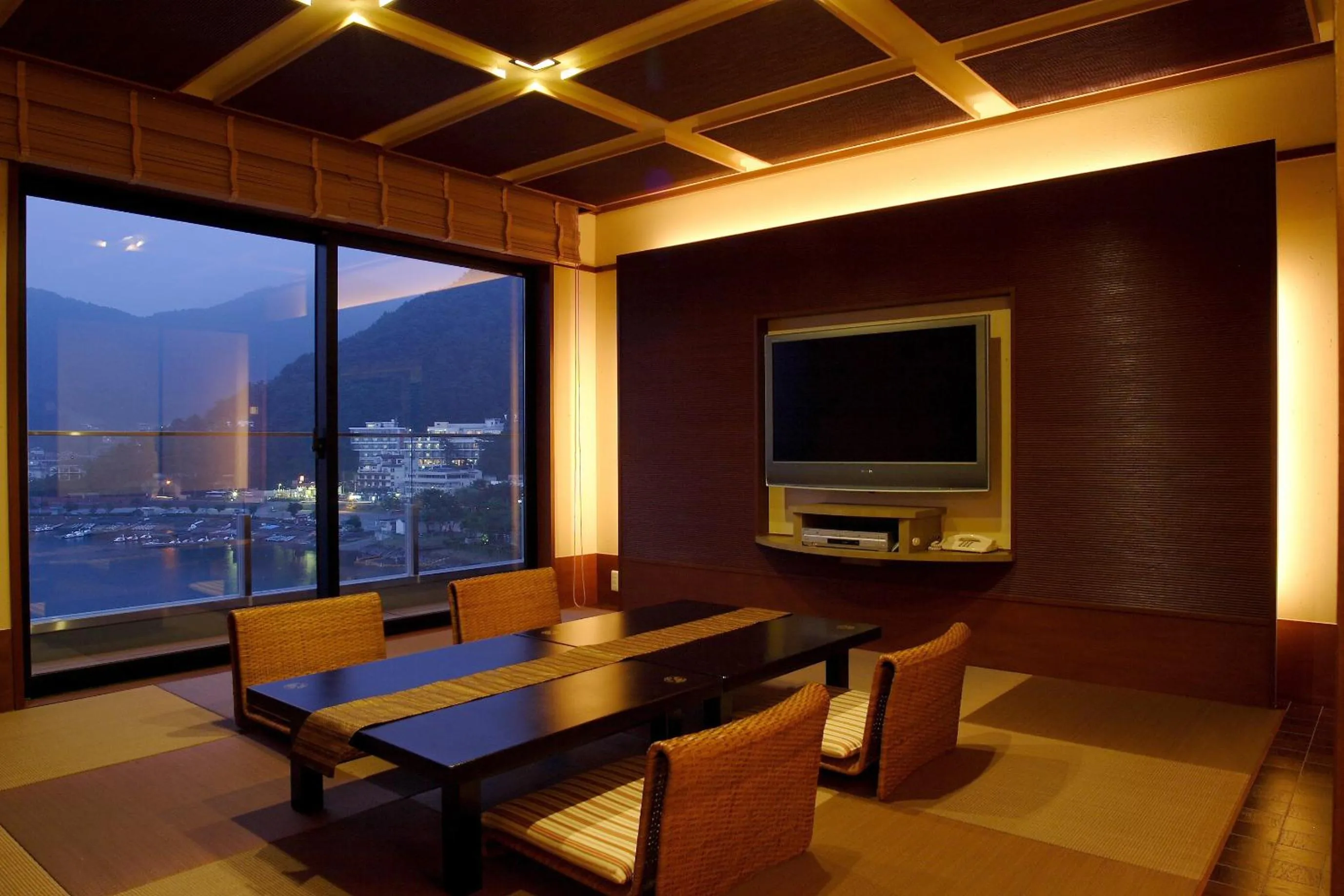Photo of the whole room in Fujikawaguchiko Onsen Konanso