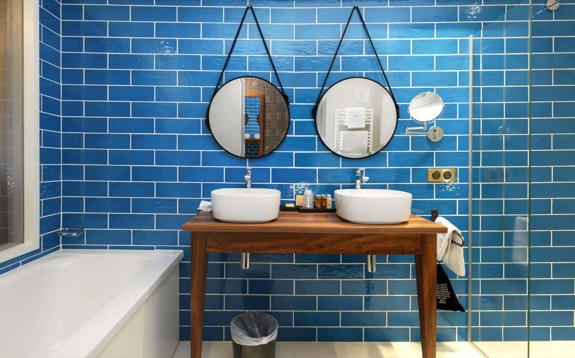 Hot Tub in Hôtel Restaurant Les Grains d'Argent Dizy - Epernay