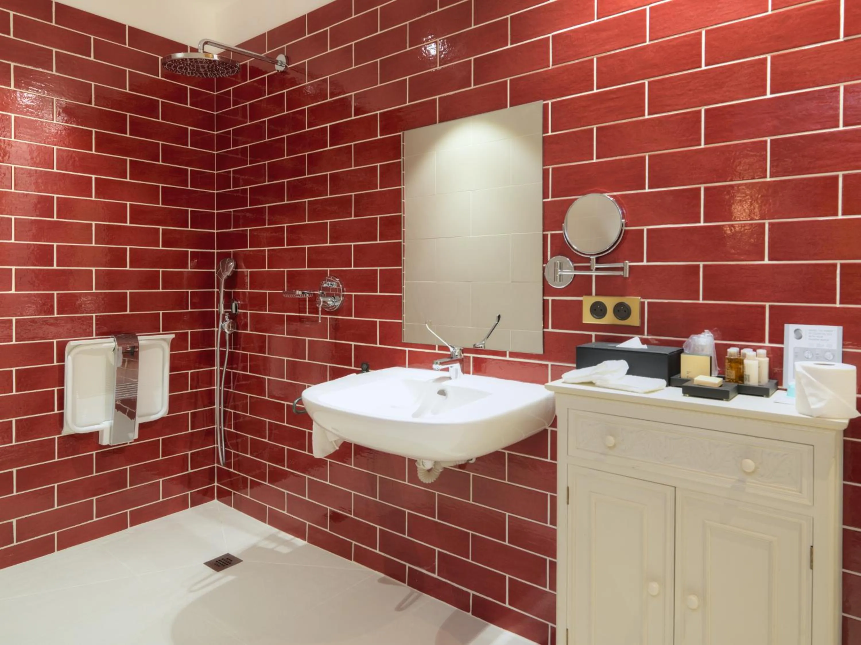 Bathroom in Hôtel Restaurant Les Grains d'Argent Dizy - Epernay