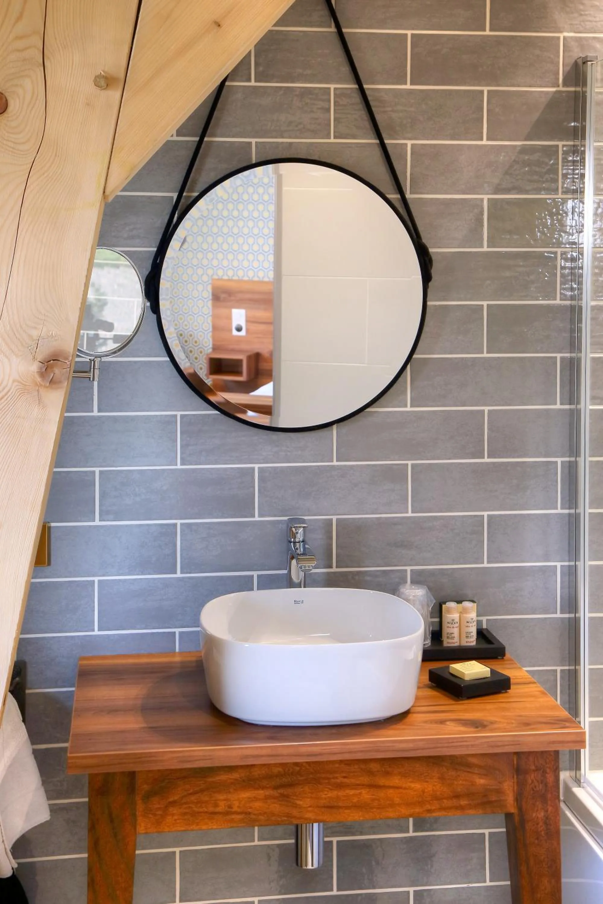 Bathroom in Hôtel Restaurant Les Grains d'Argent Dizy - Epernay