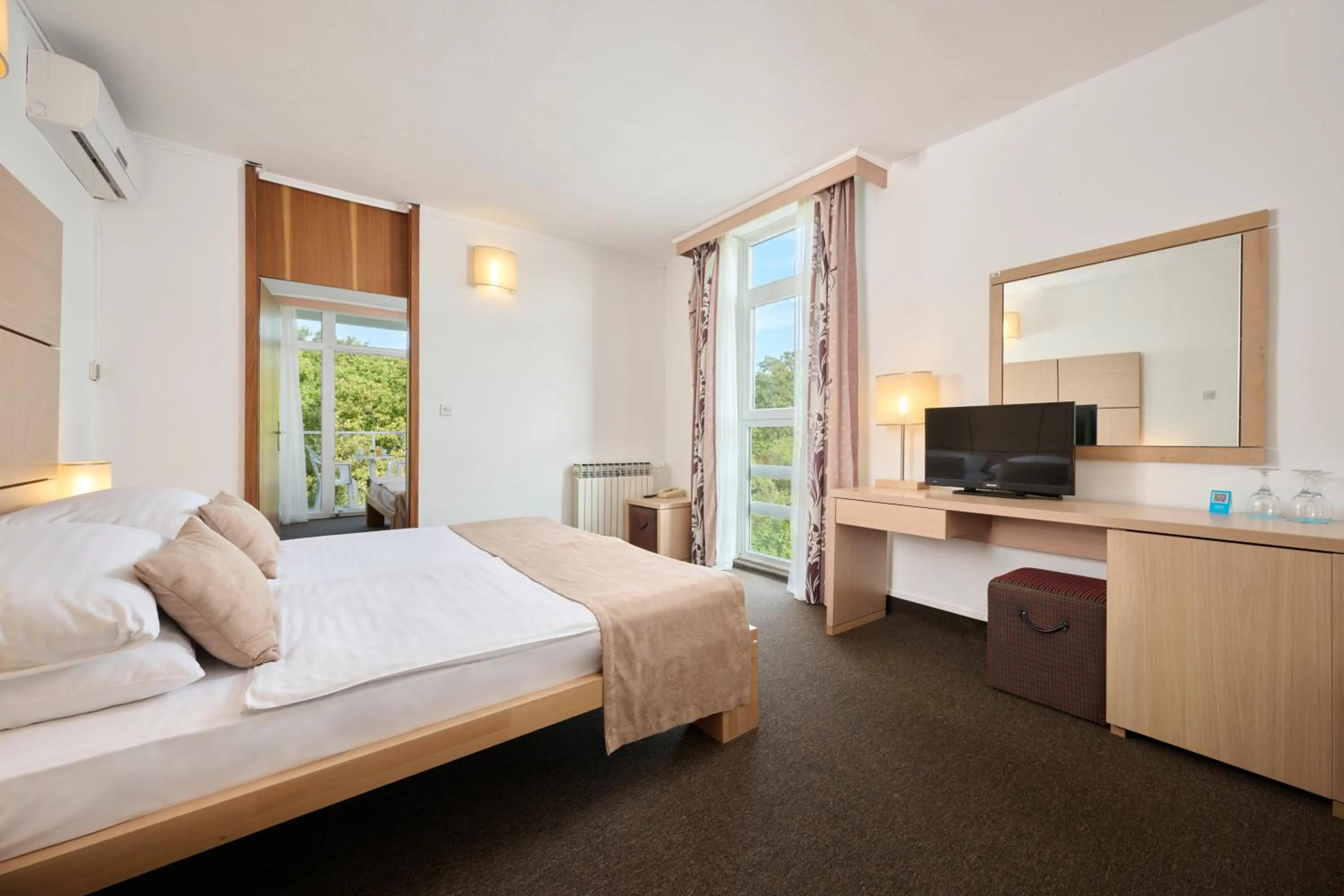 Bed in Magal Maradiso Hotel by Aminess