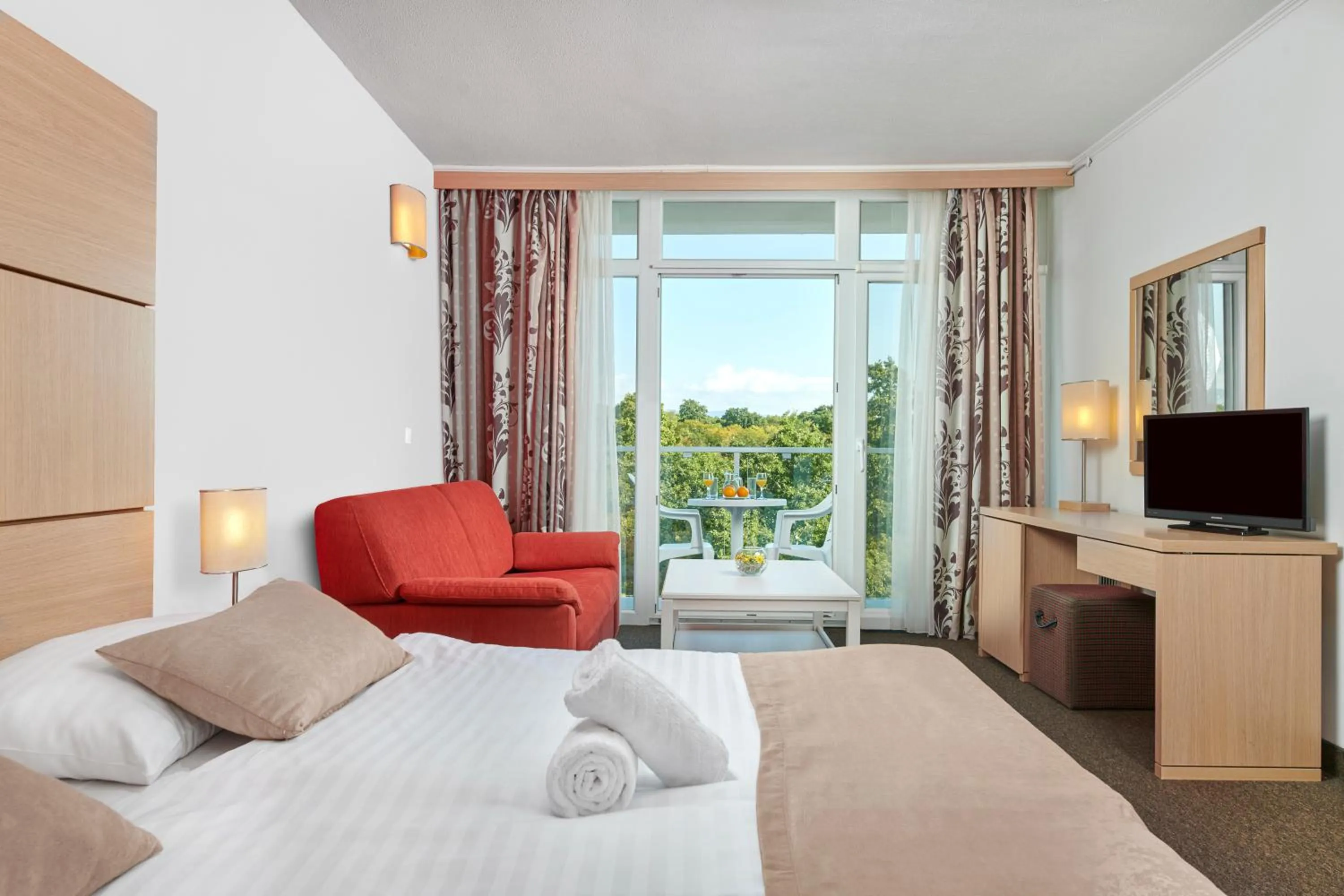 TV and multimedia, Bed in Magal Maradiso Hotel by Aminess