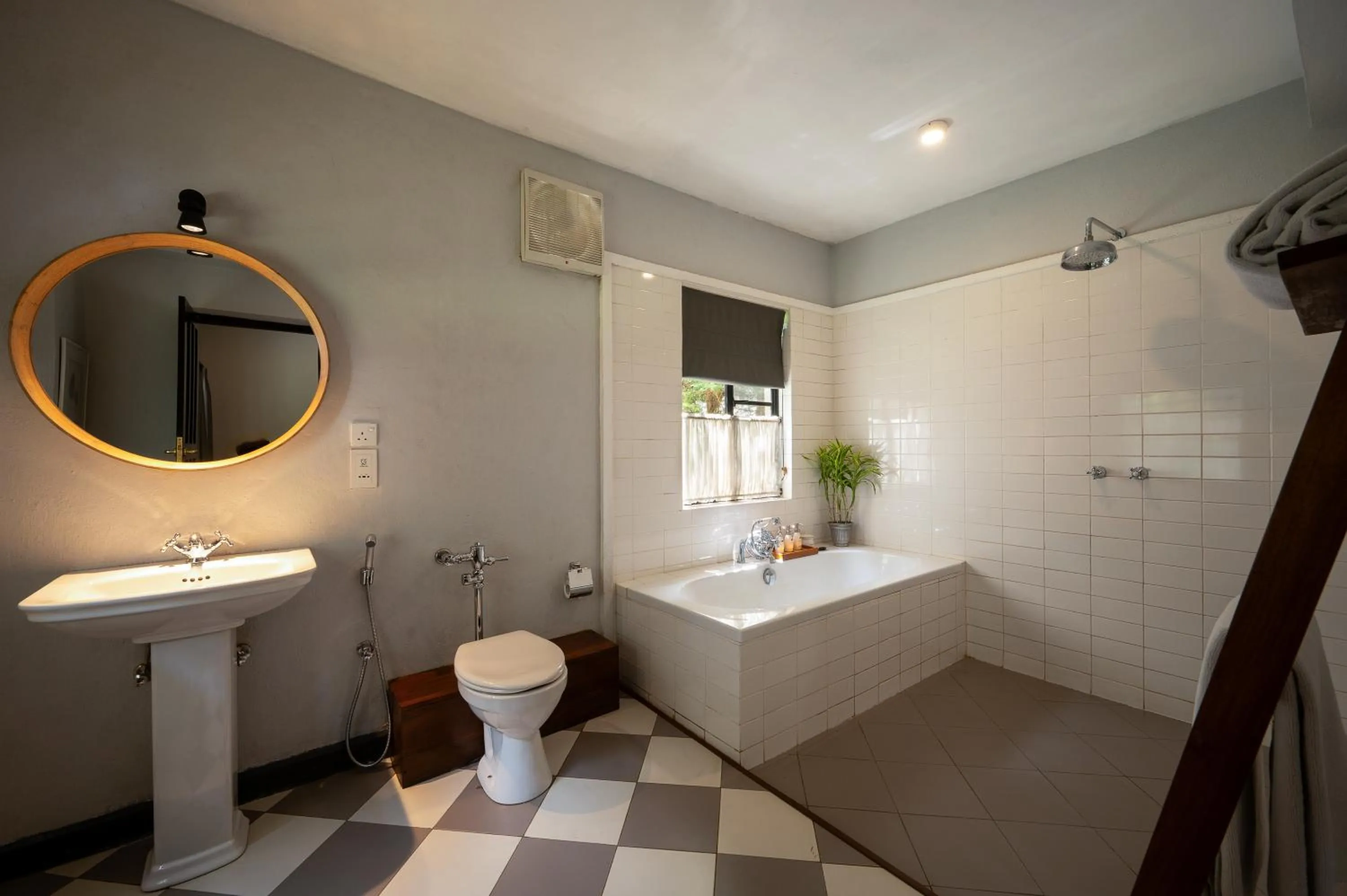 Shower in Goatfell - Nuwara Eliya