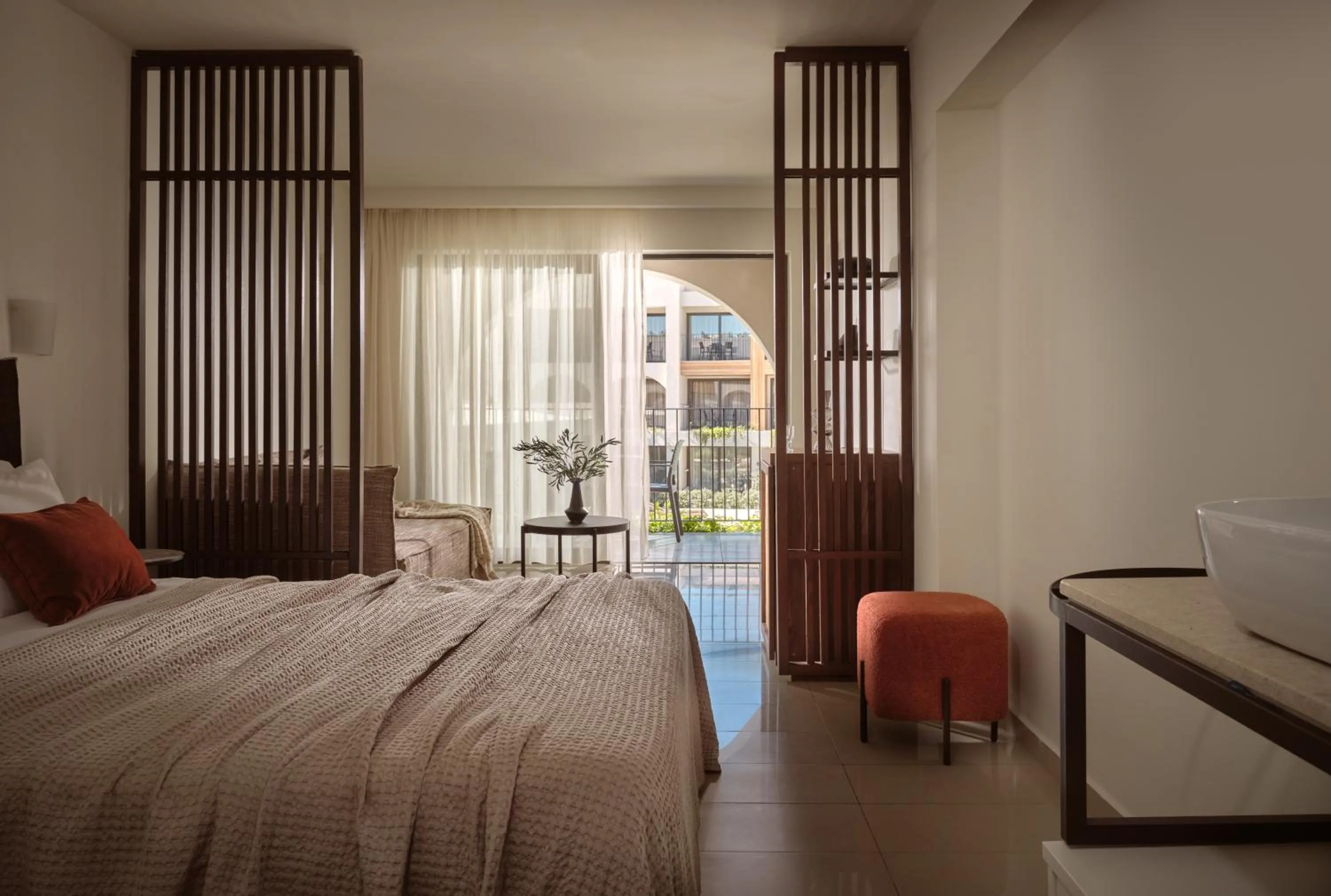 View (from property/room), Bed in Planos Hotel