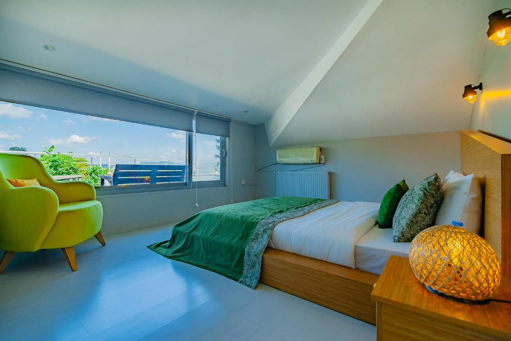 Bed in Galataport Flat Company