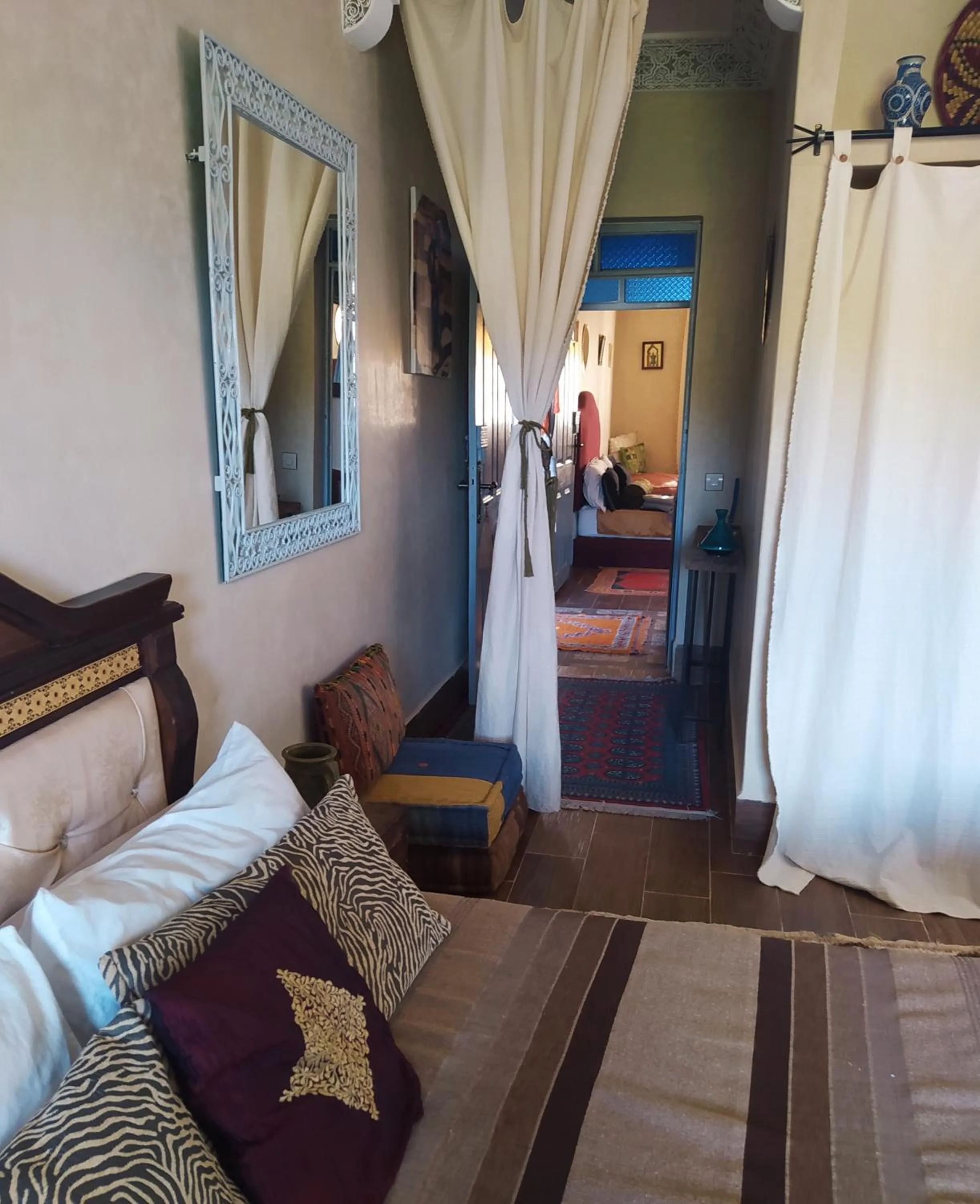 Photo of the whole room, Bed in Le petit Jardin