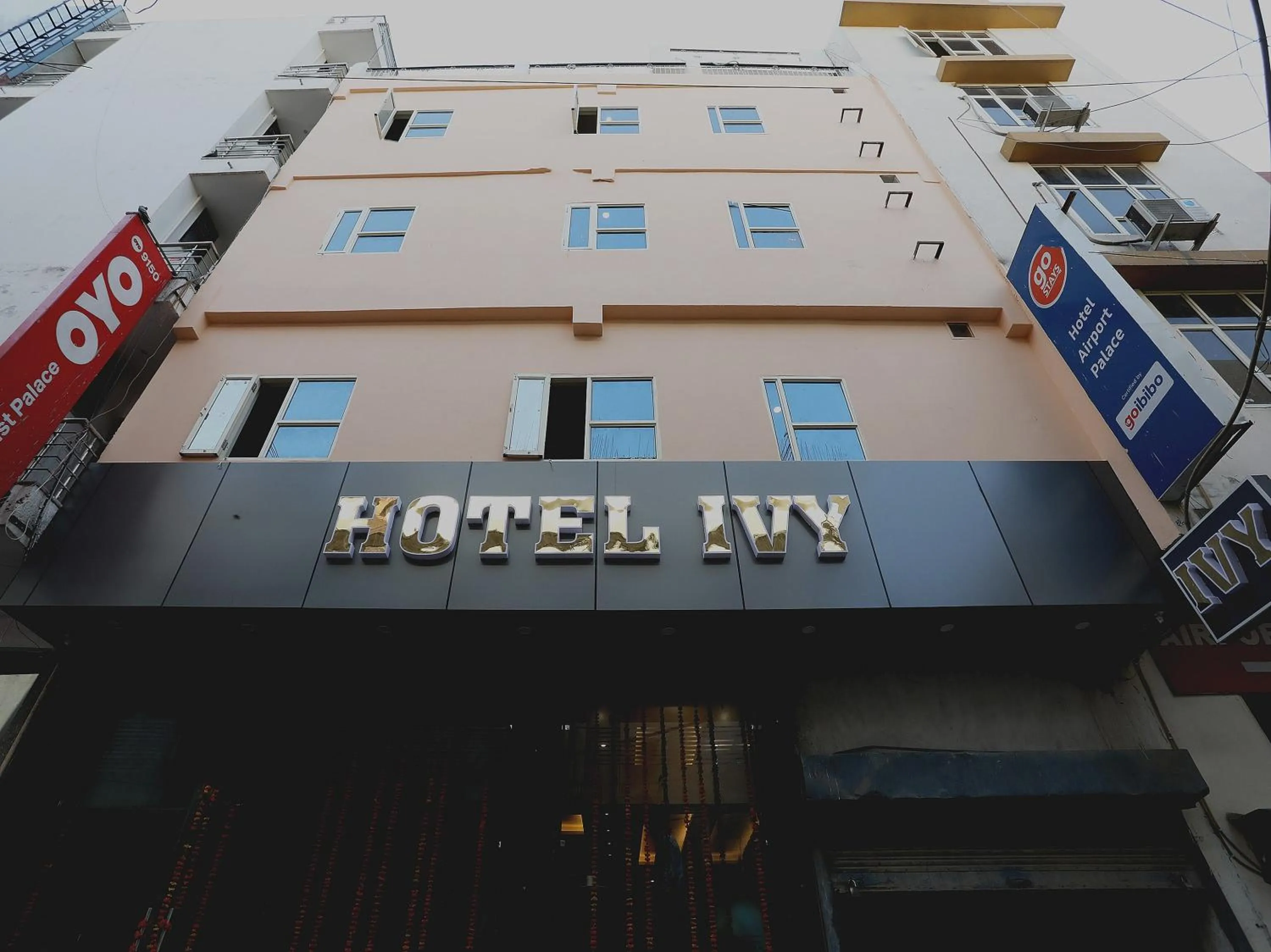 Facade/entrance in Hotel Ivy