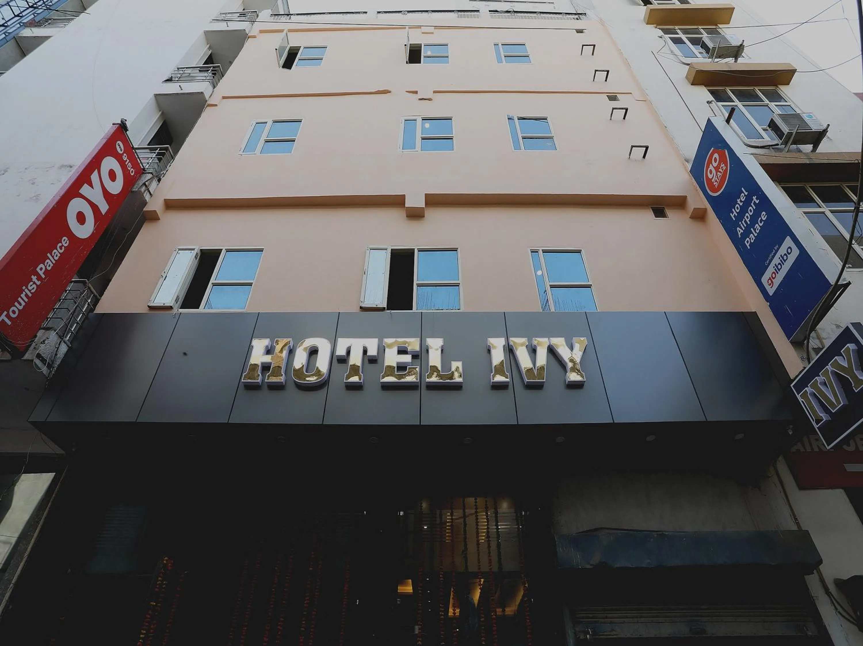 Facade/entrance in Hotel Ivy