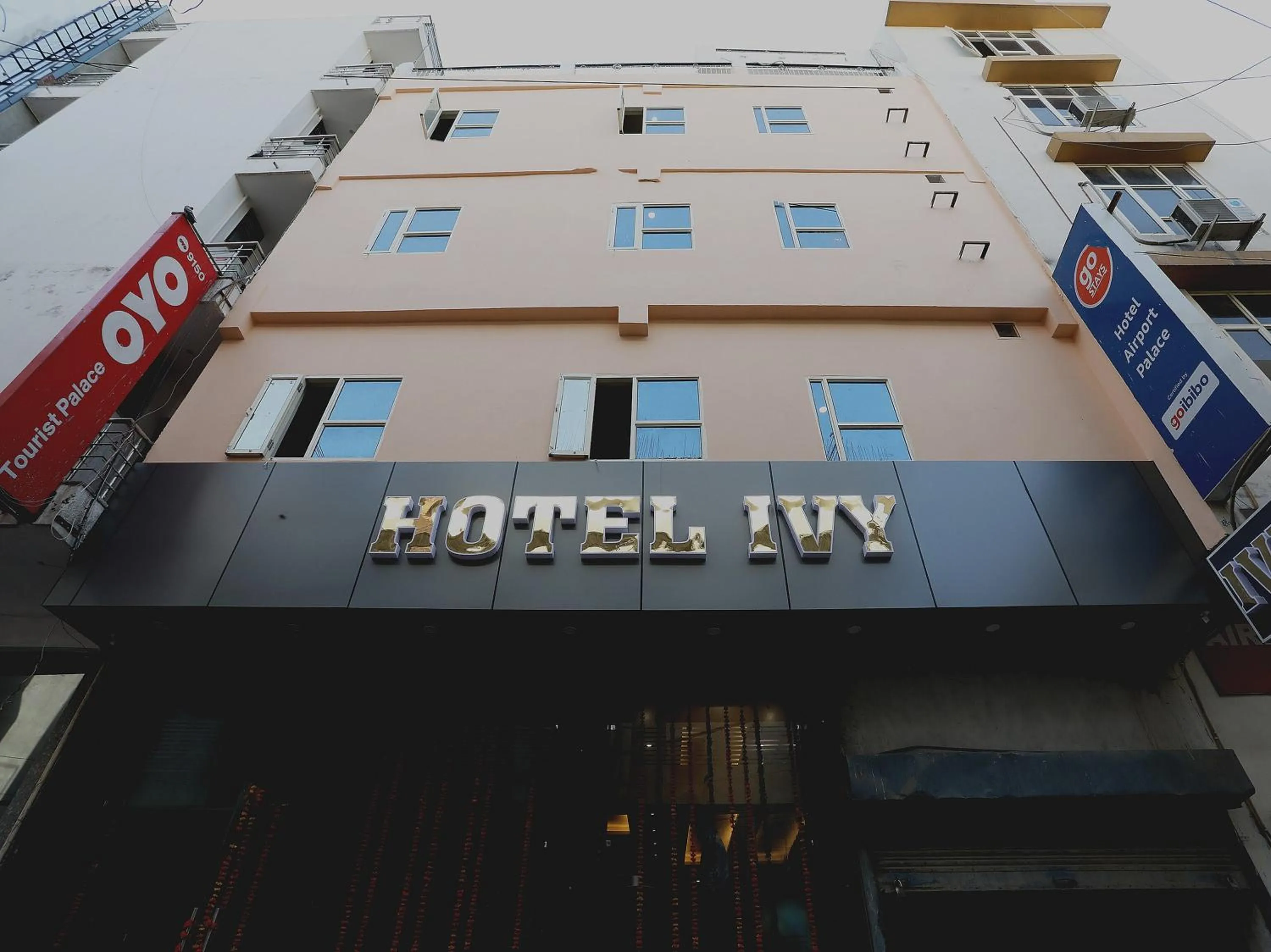Facade/entrance in Hotel Ivy