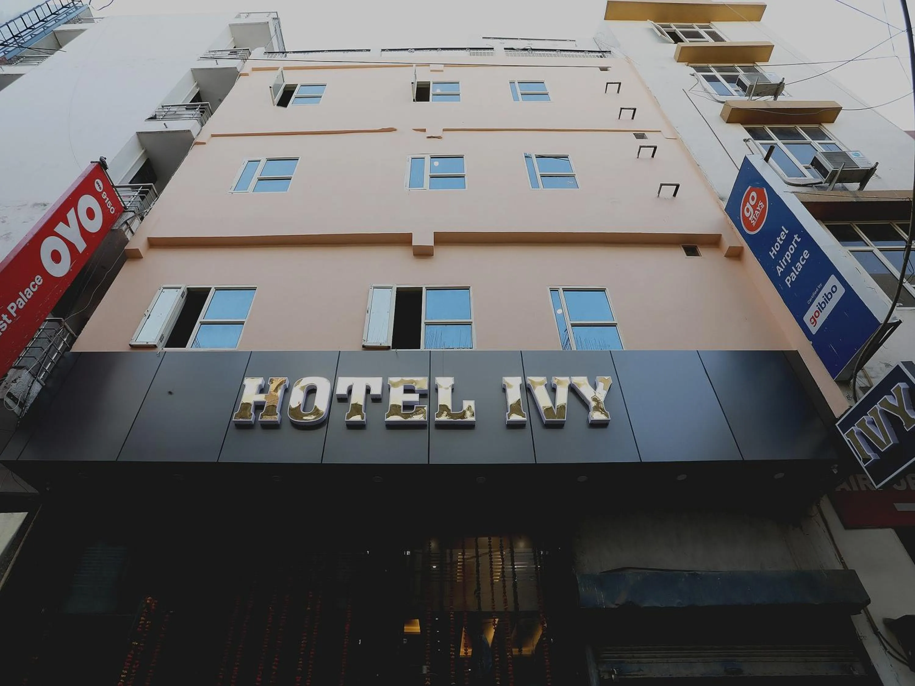 Facade/entrance in Hotel Ivy