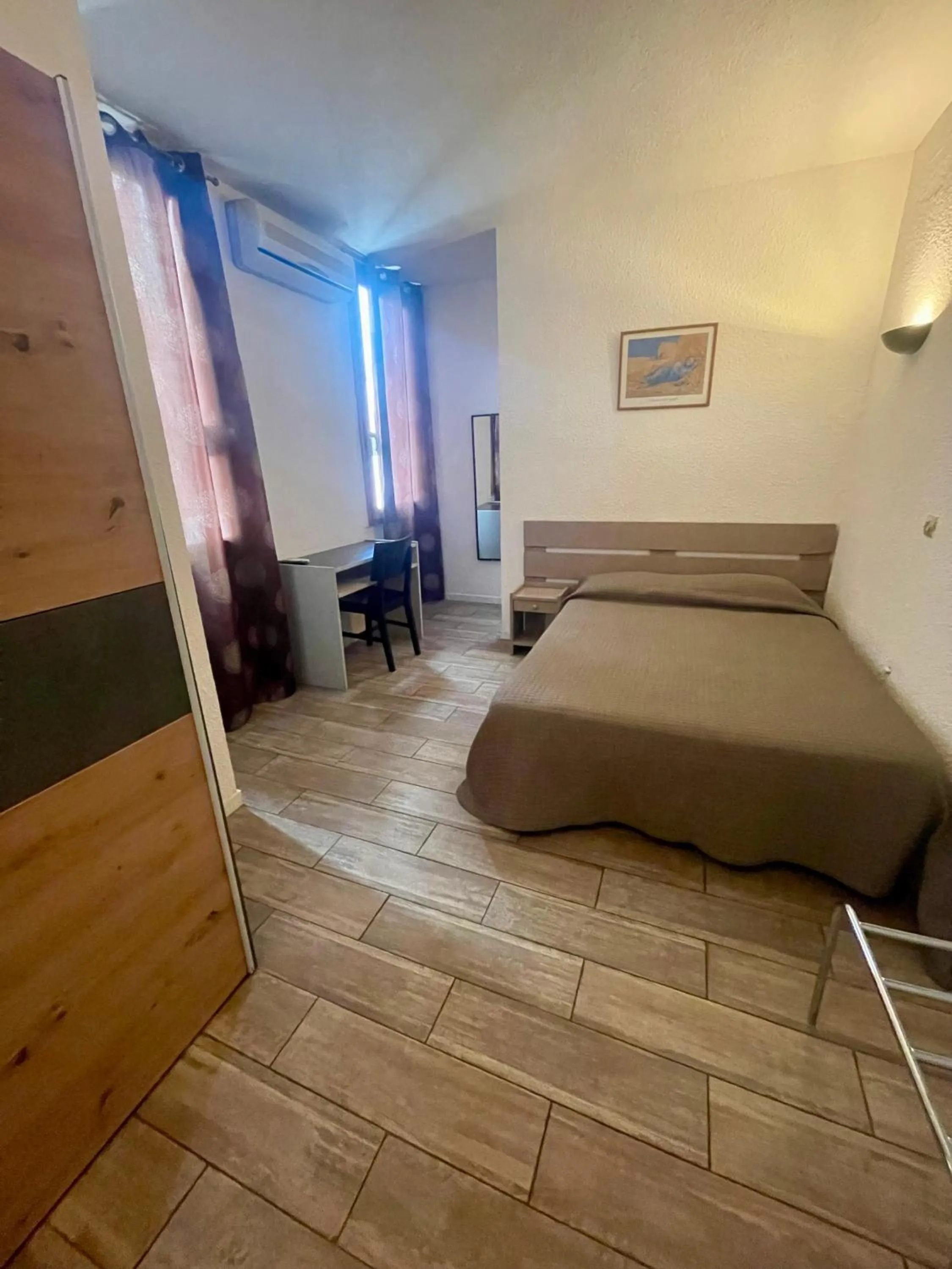 Bedroom in Hotel Alexander