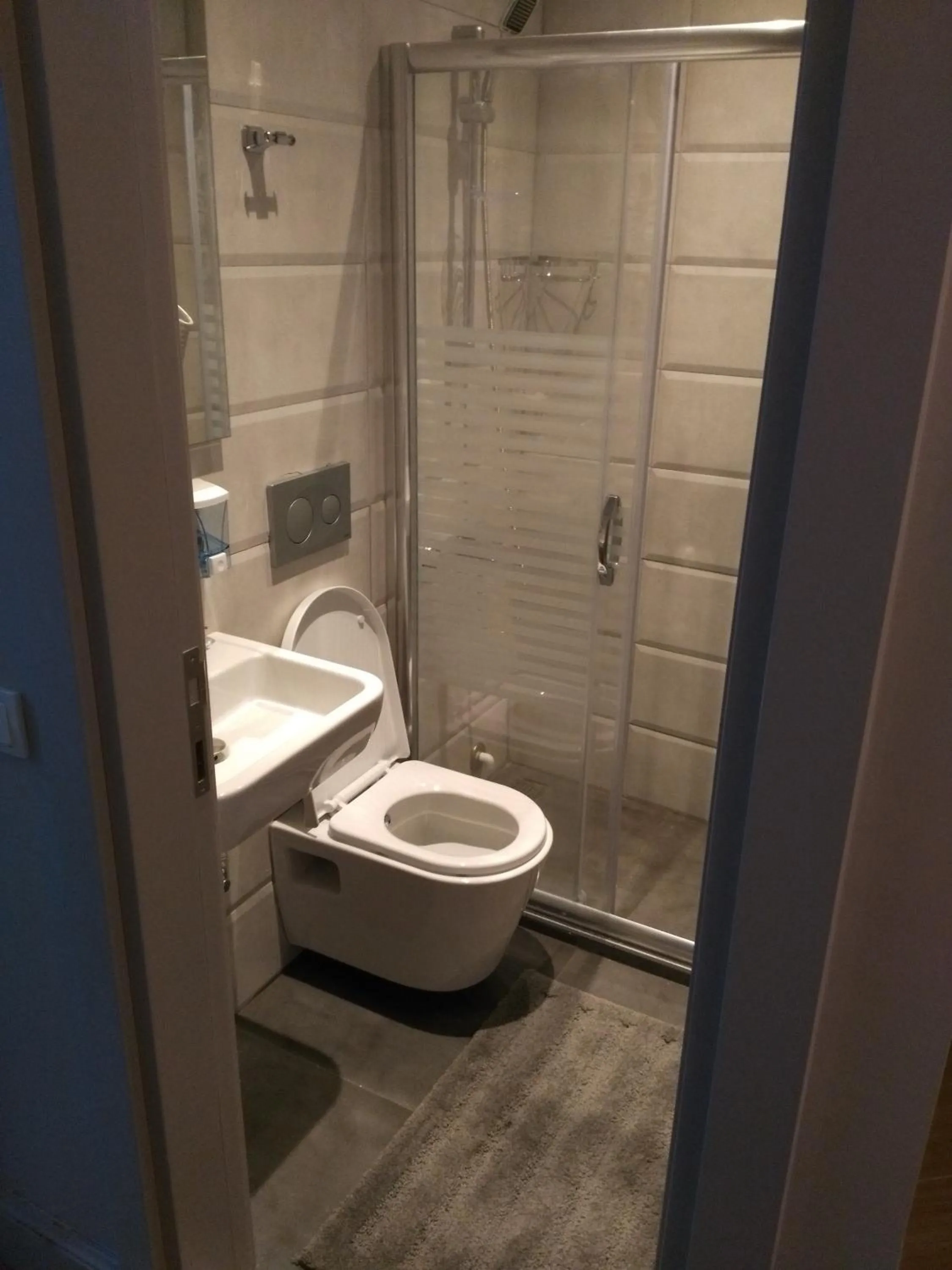 Shower in KONAK BELLA 3