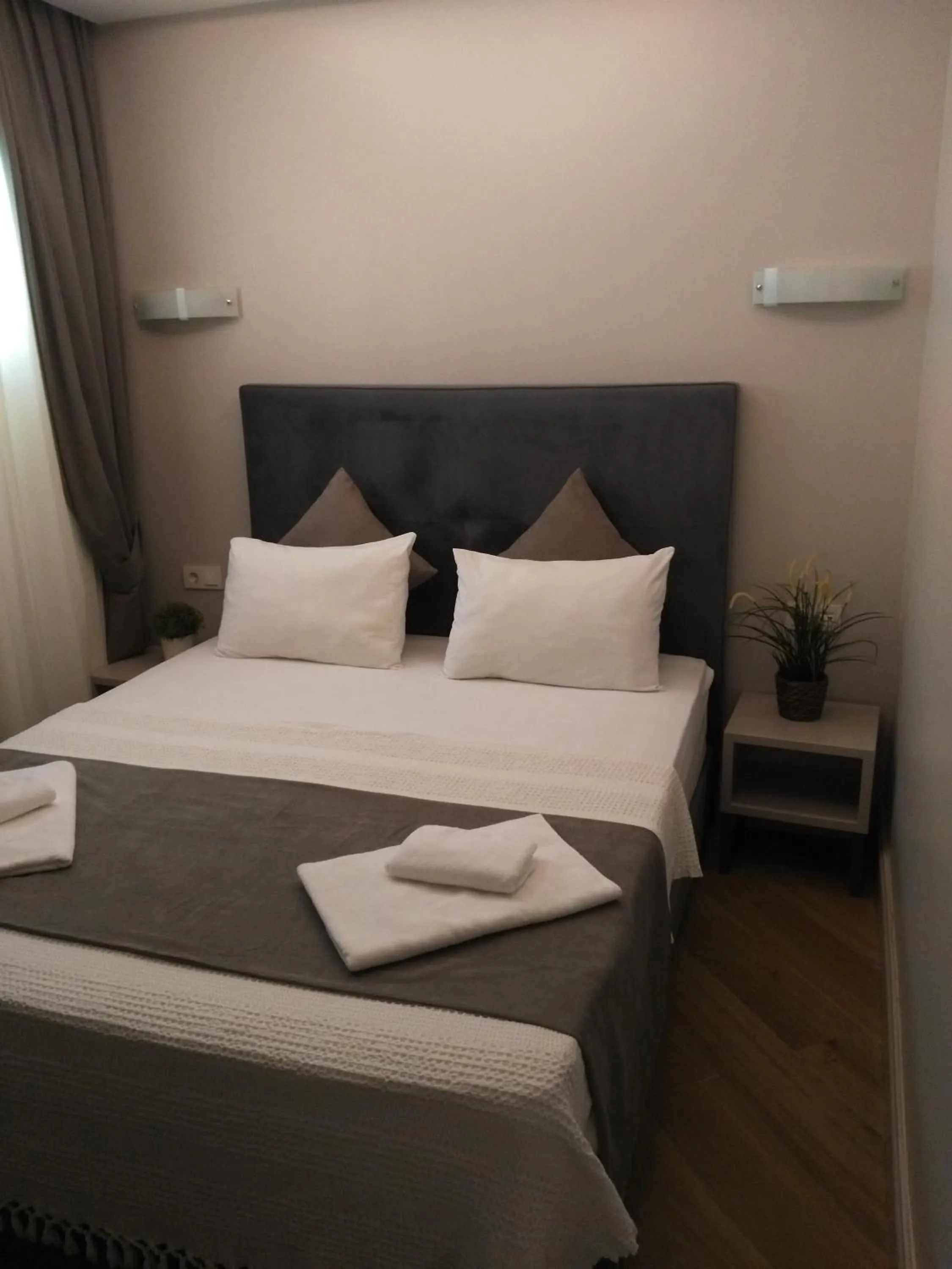 Bed in KONAK BELLA 3