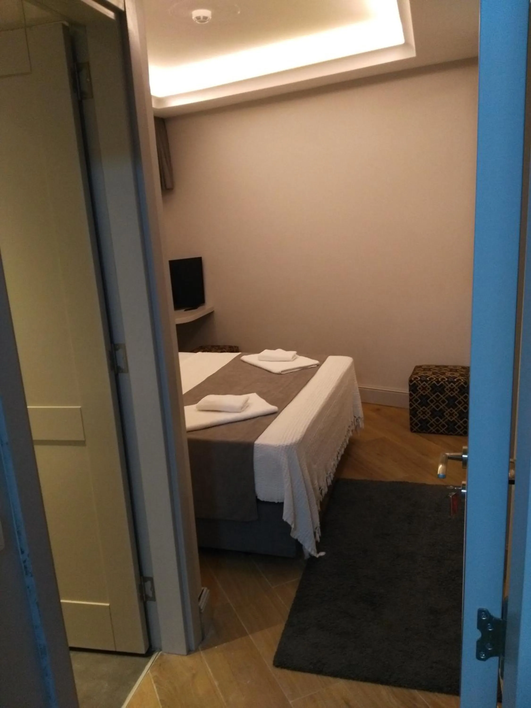 Bed in KONAK BELLA 3