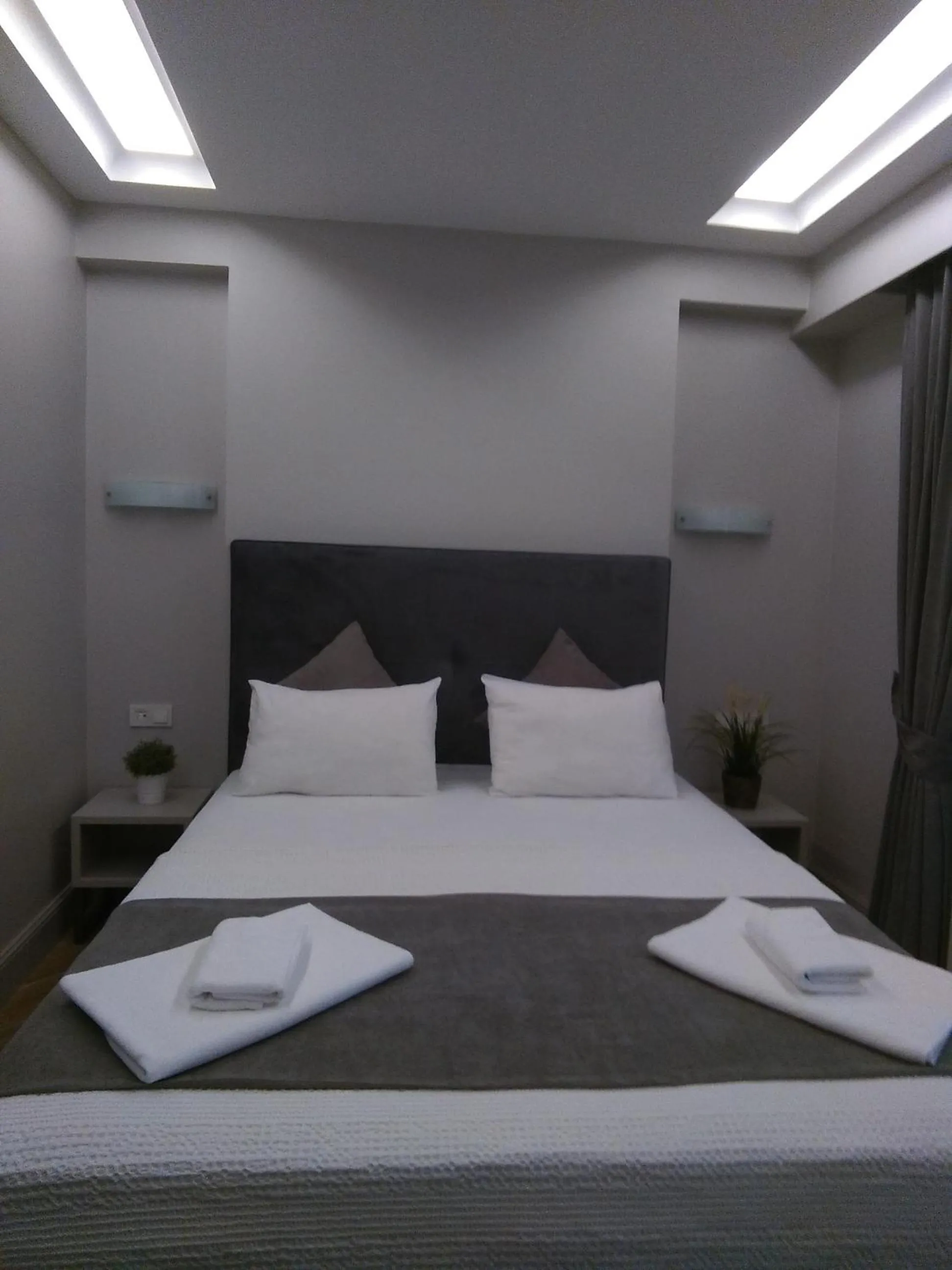 Bed in KONAK BELLA 3