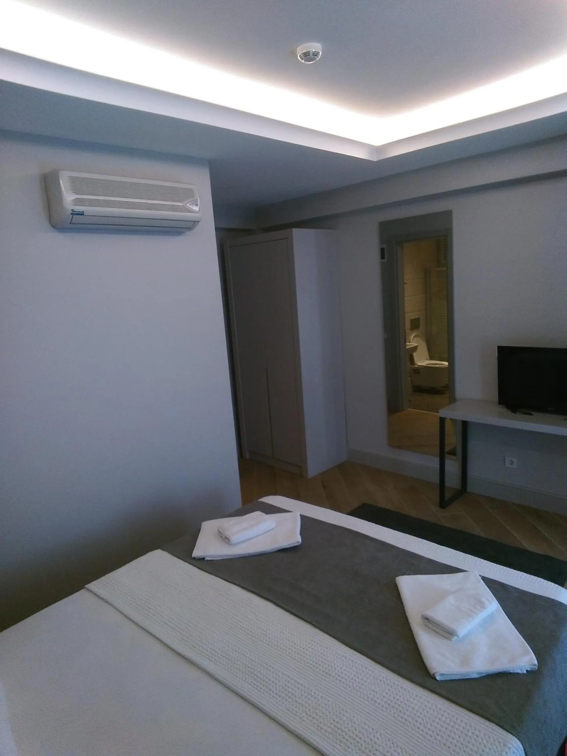 Bed in KONAK BELLA 3