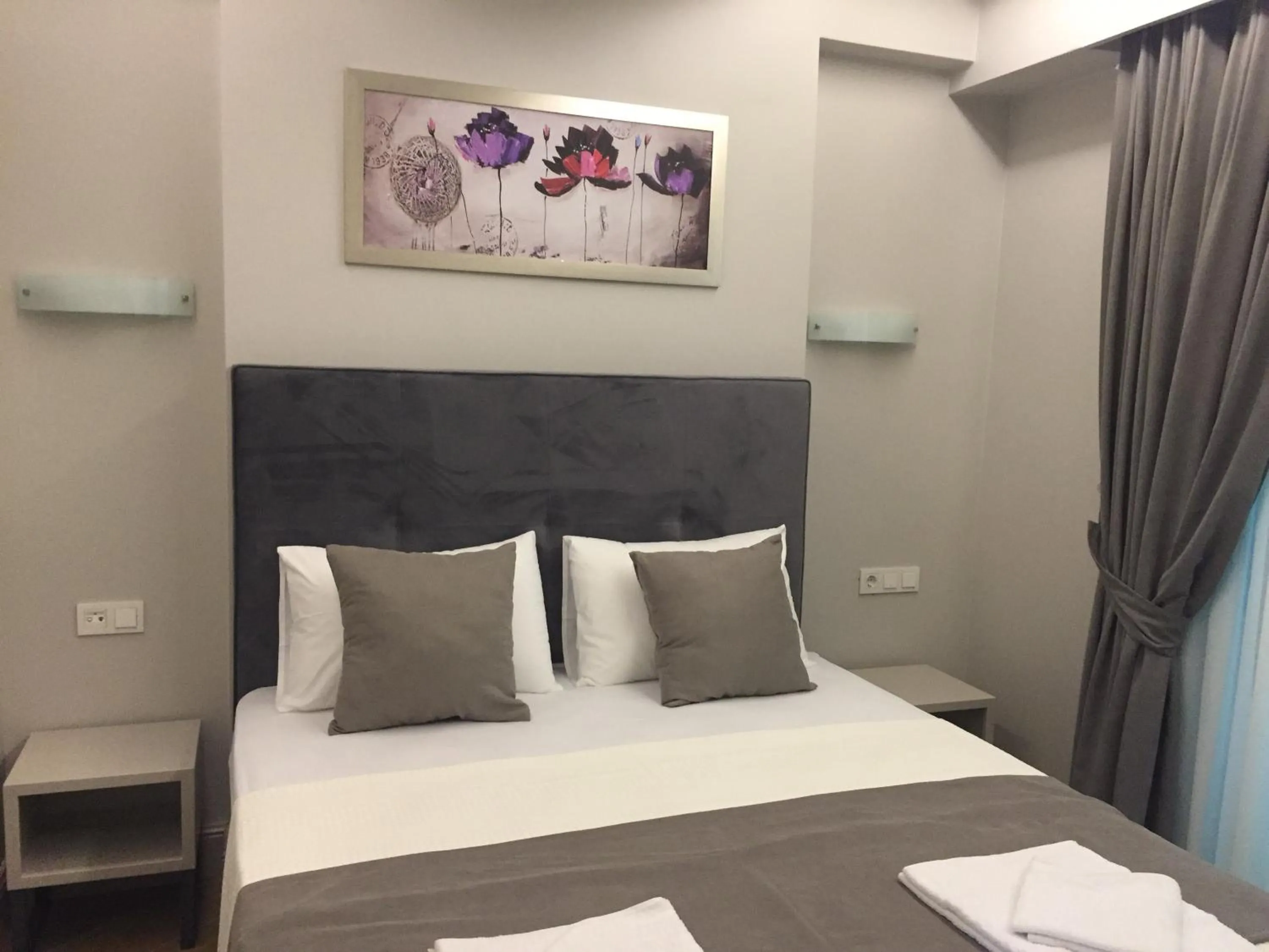 Bed in KONAK BELLA 3