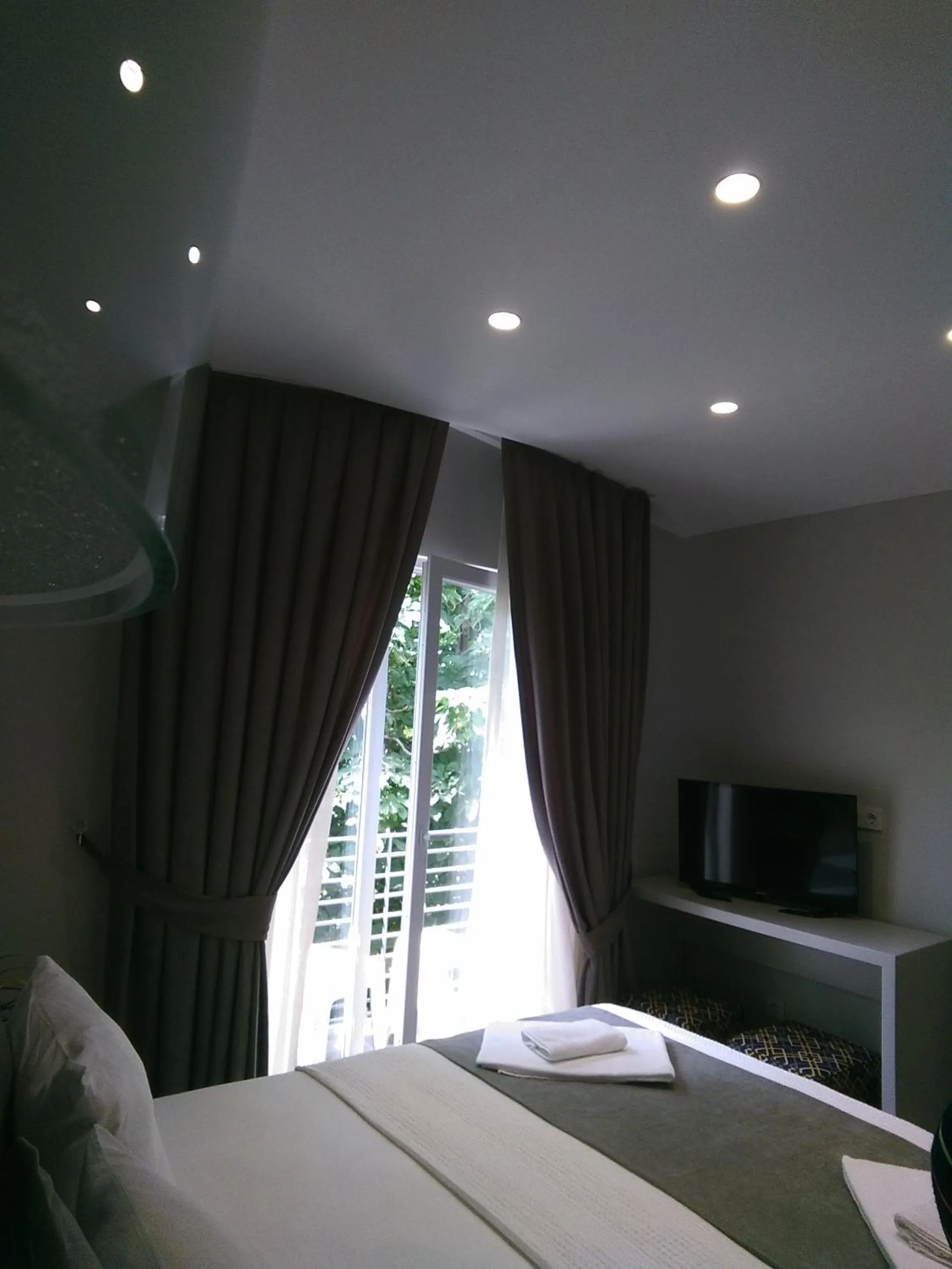 Bed in KONAK BELLA 3