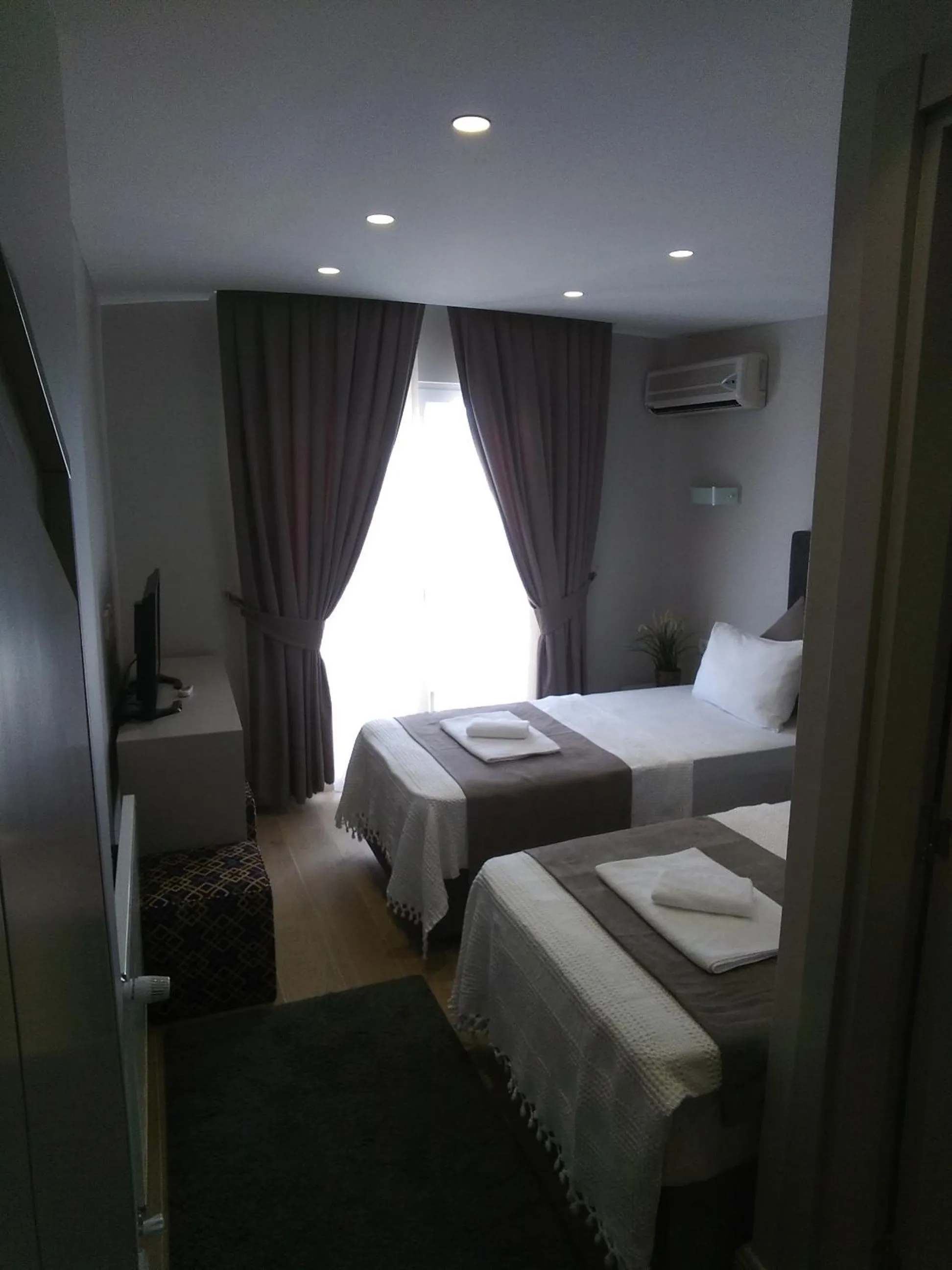 Bed in KONAK BELLA 3