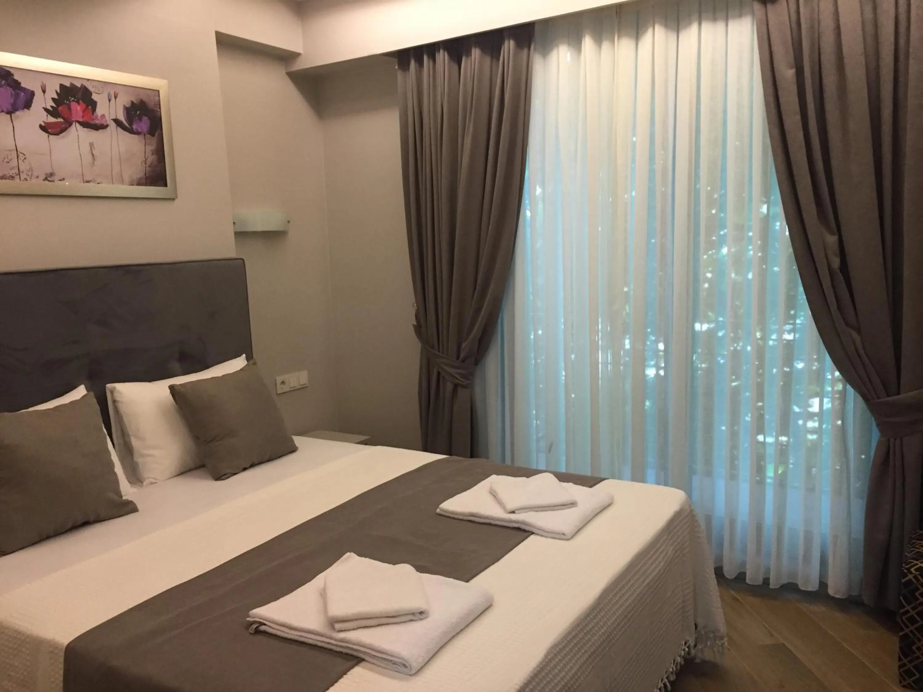 Bed in KONAK BELLA 3