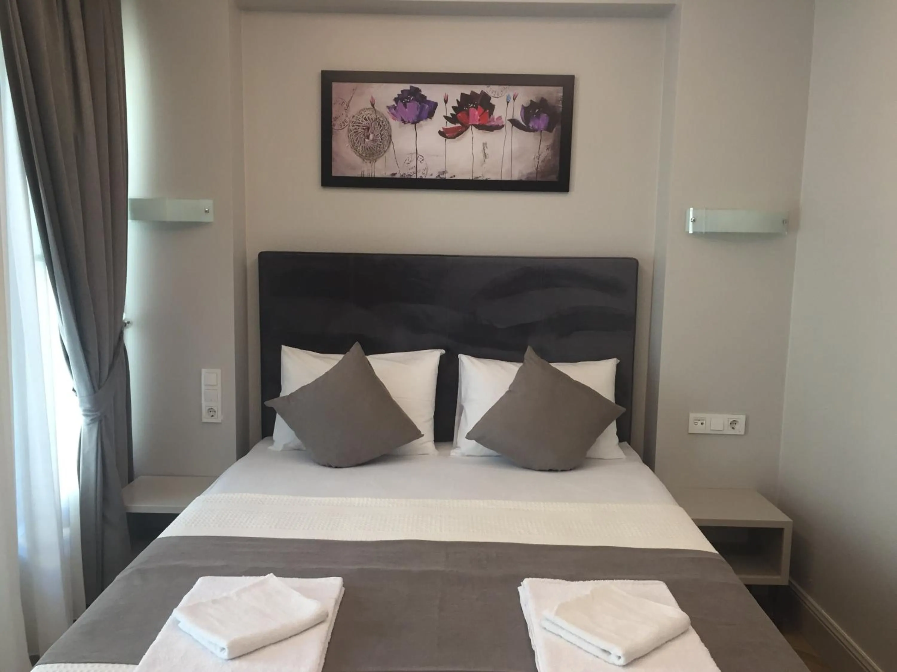 Bed in KONAK BELLA 3