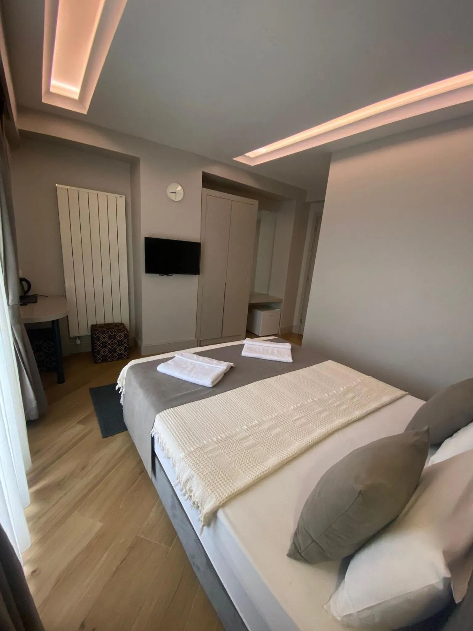 Bed in KONAK BELLA 3