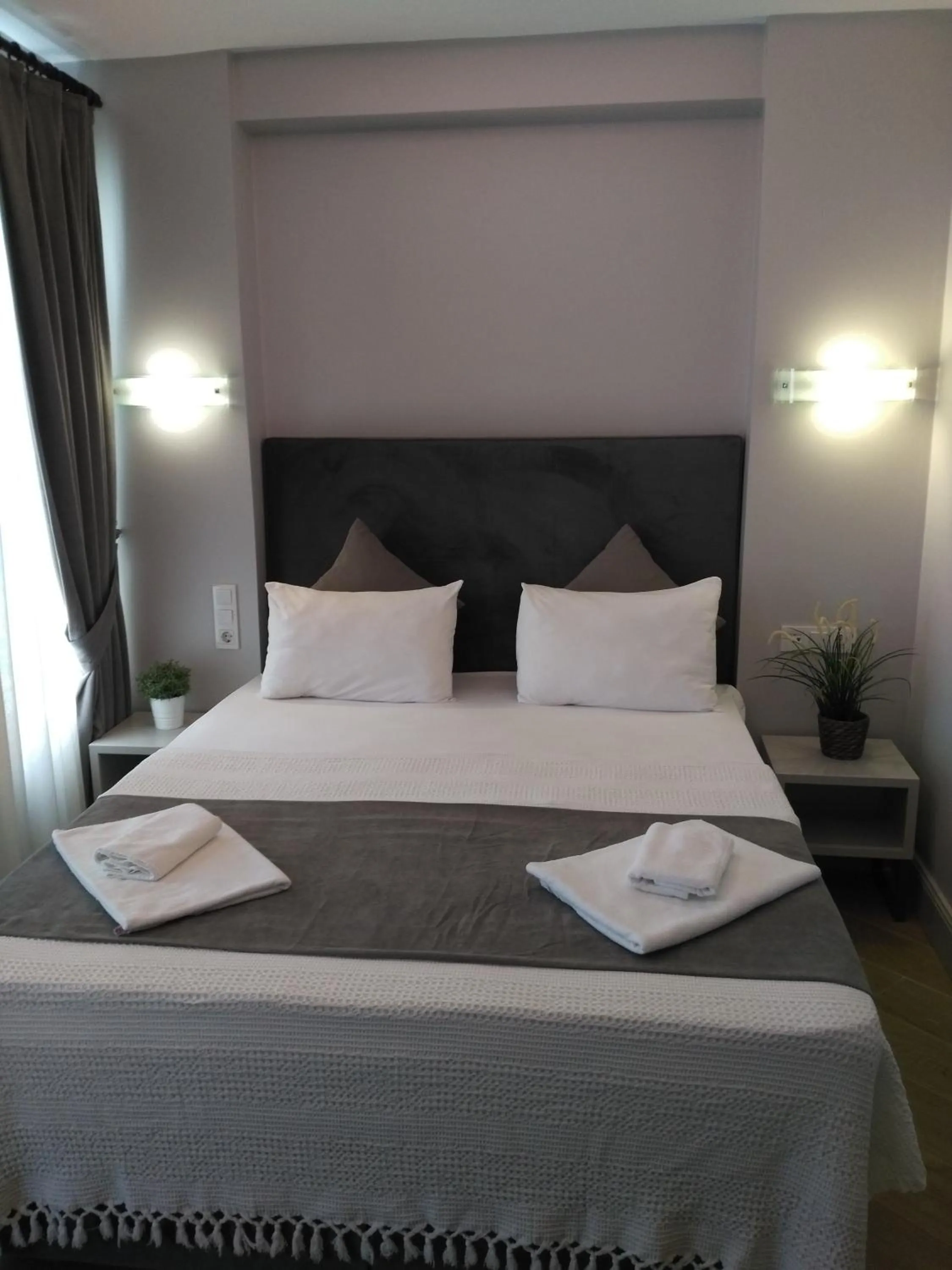 Bed in KONAK BELLA 3