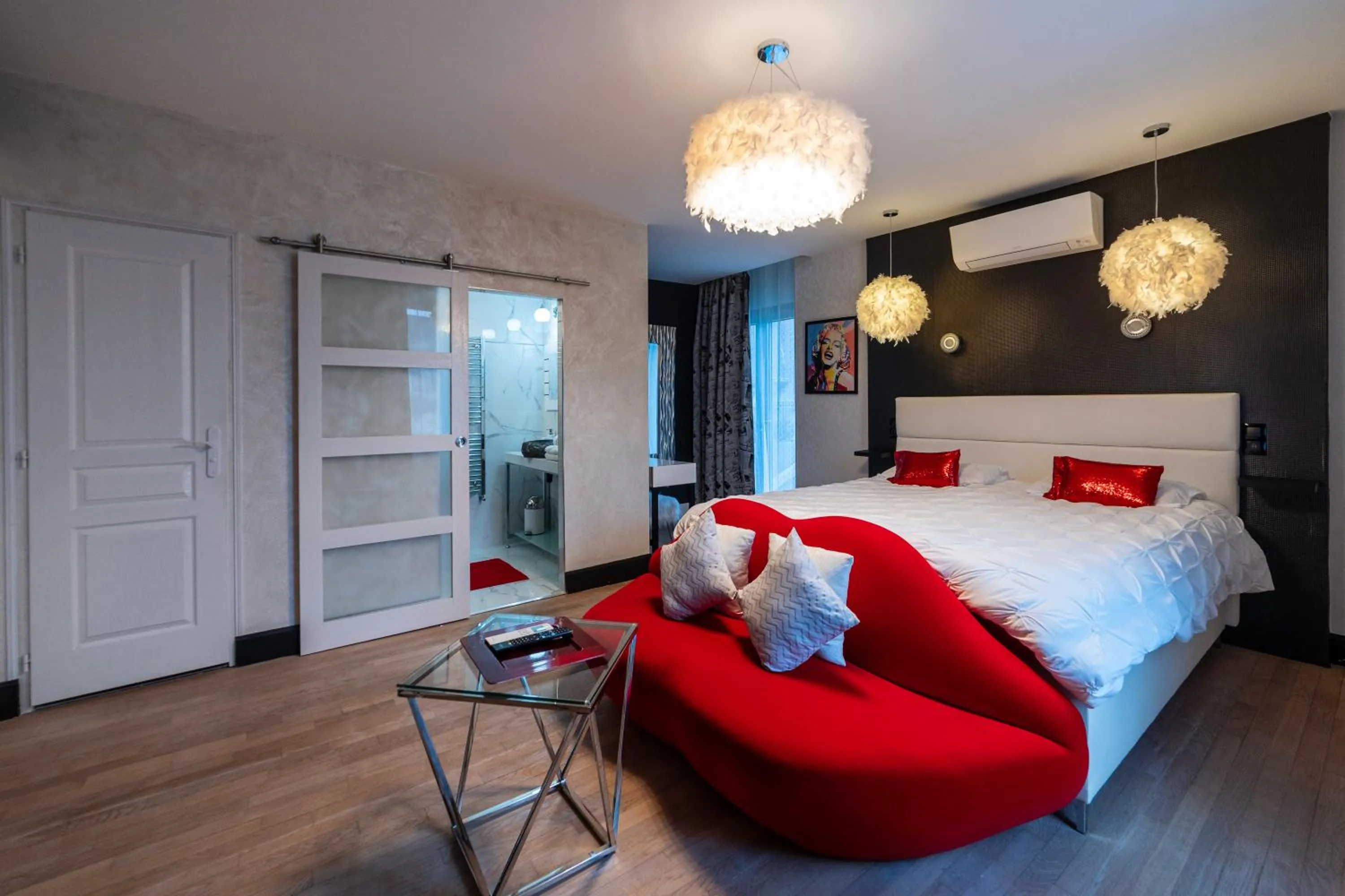 Photo of the whole room, Bed in Les Étoiles