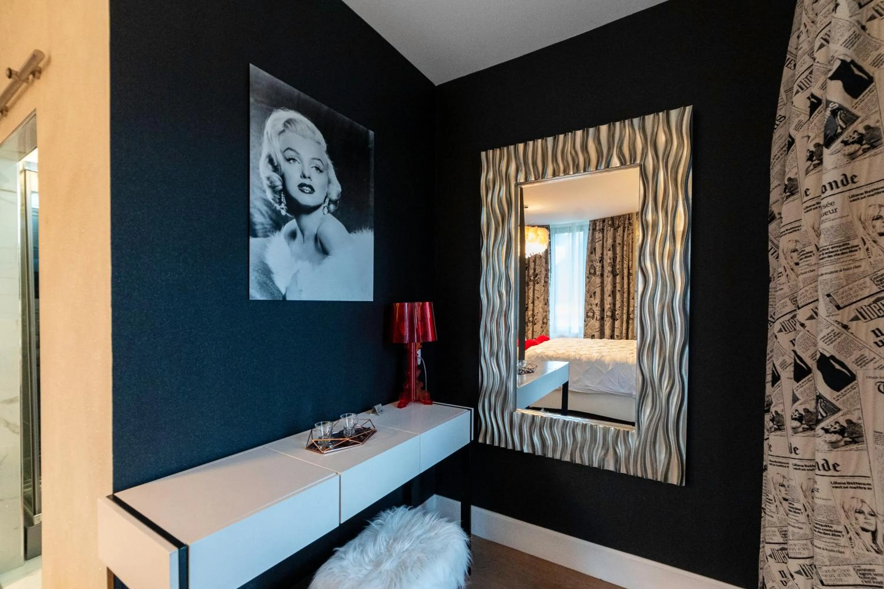 Seating area, Bed in Les Étoiles