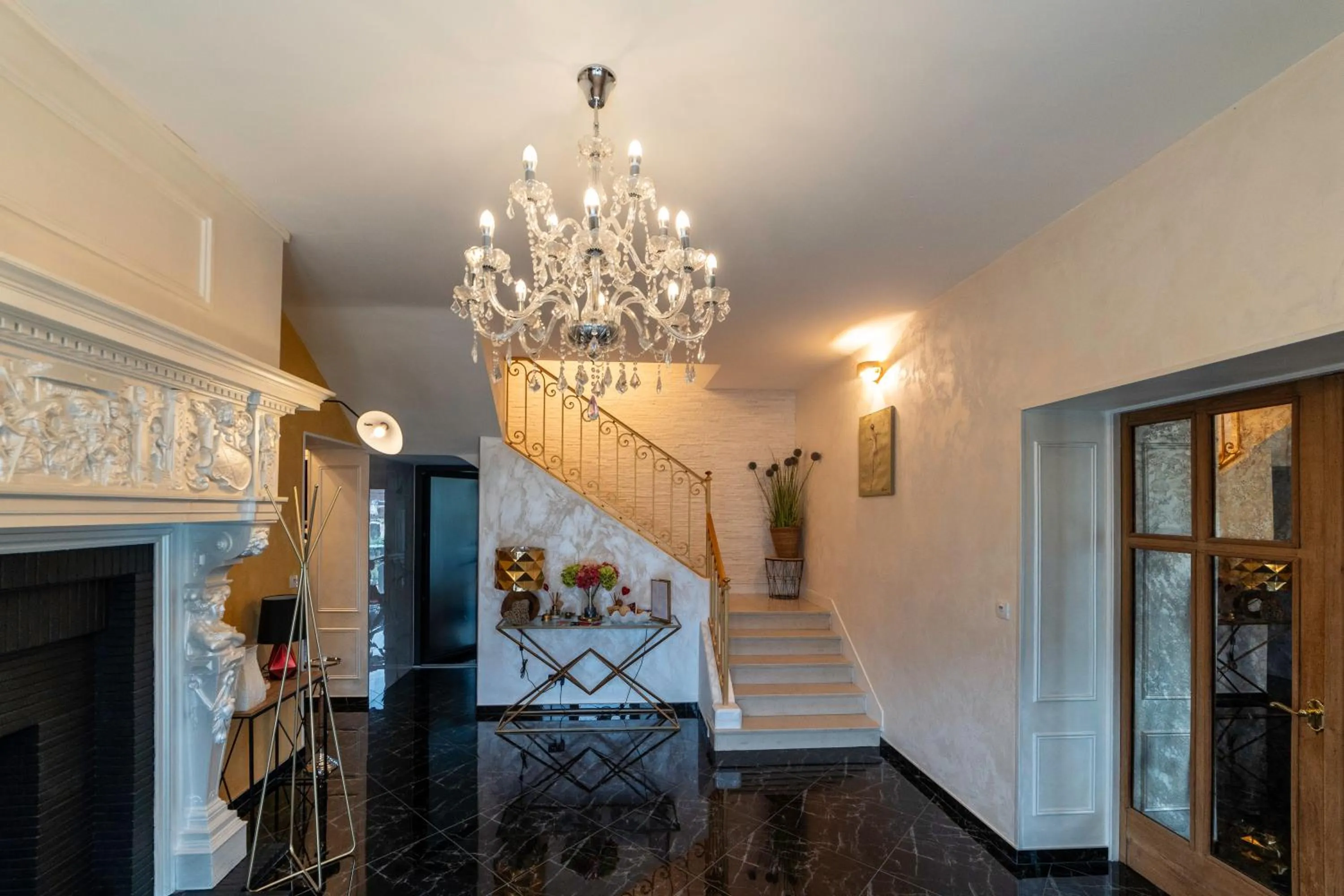 Facade/entrance in Les Étoiles