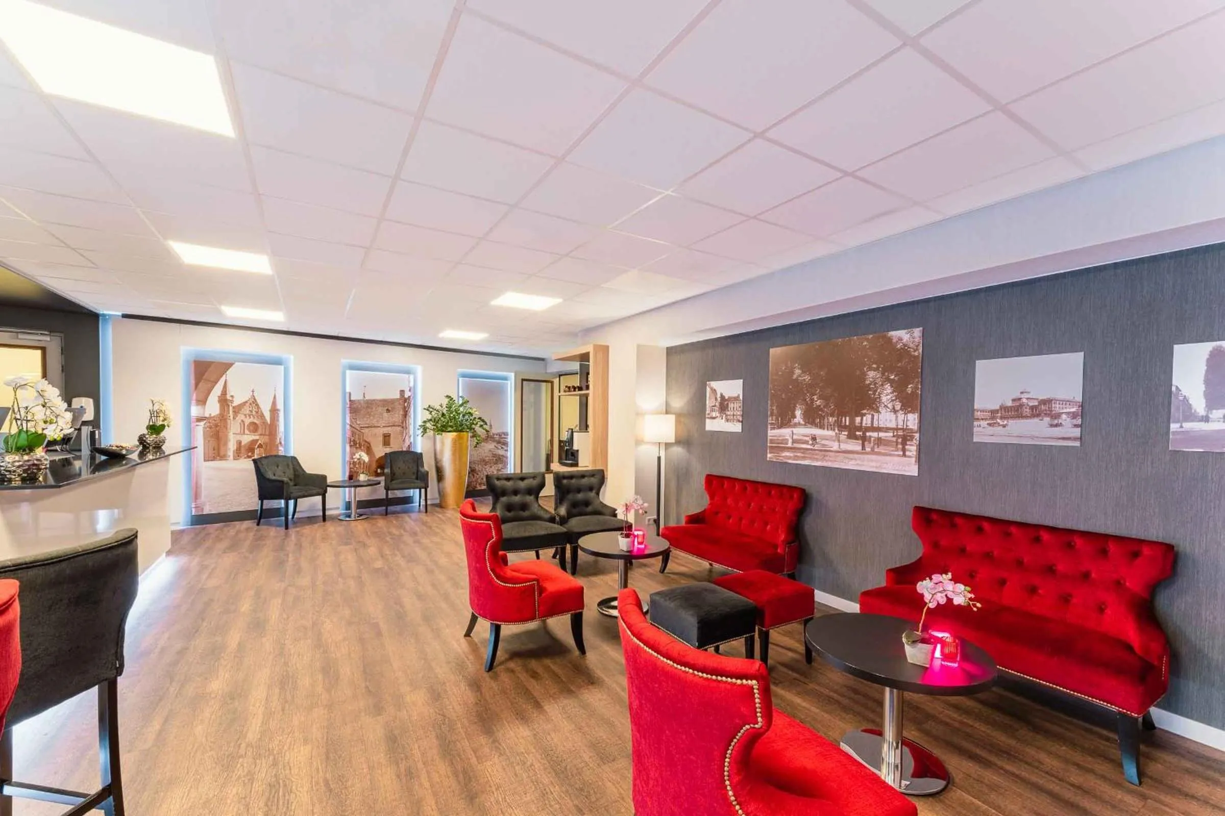 Lounge or bar in PLAZA Premium Den Haag City Center