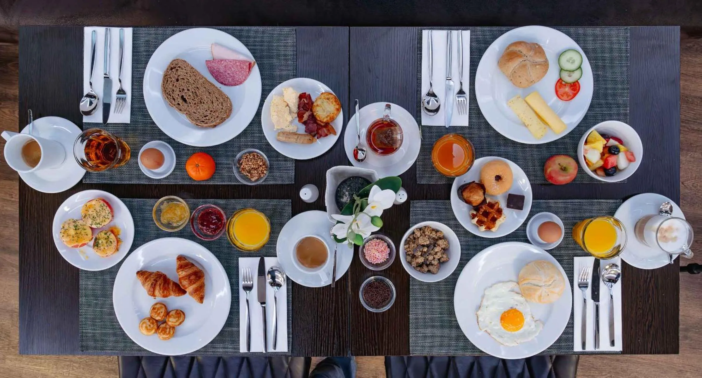 Food and drinks in PLAZA Premium Den Haag City Center