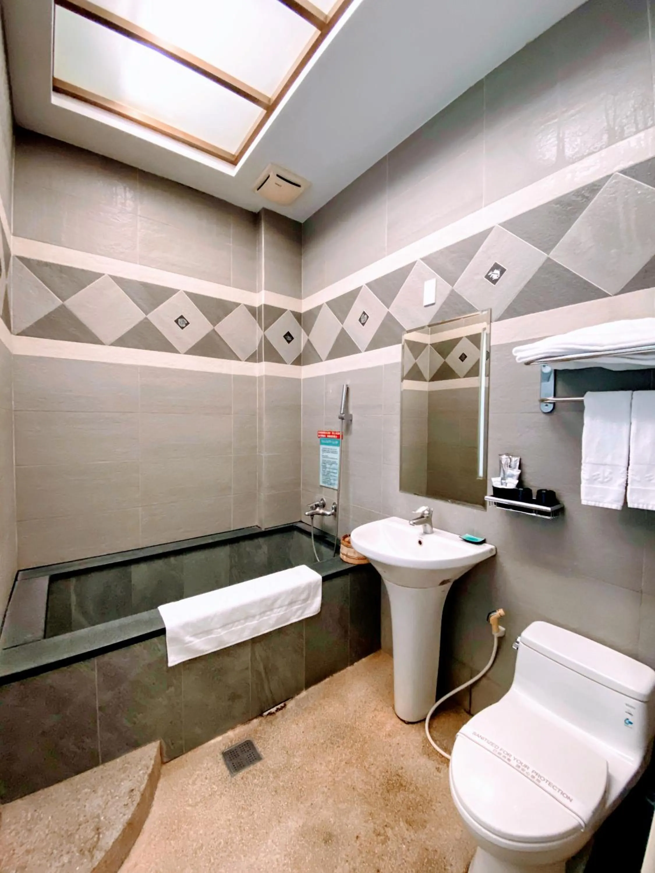 Spring Fountain Hotel