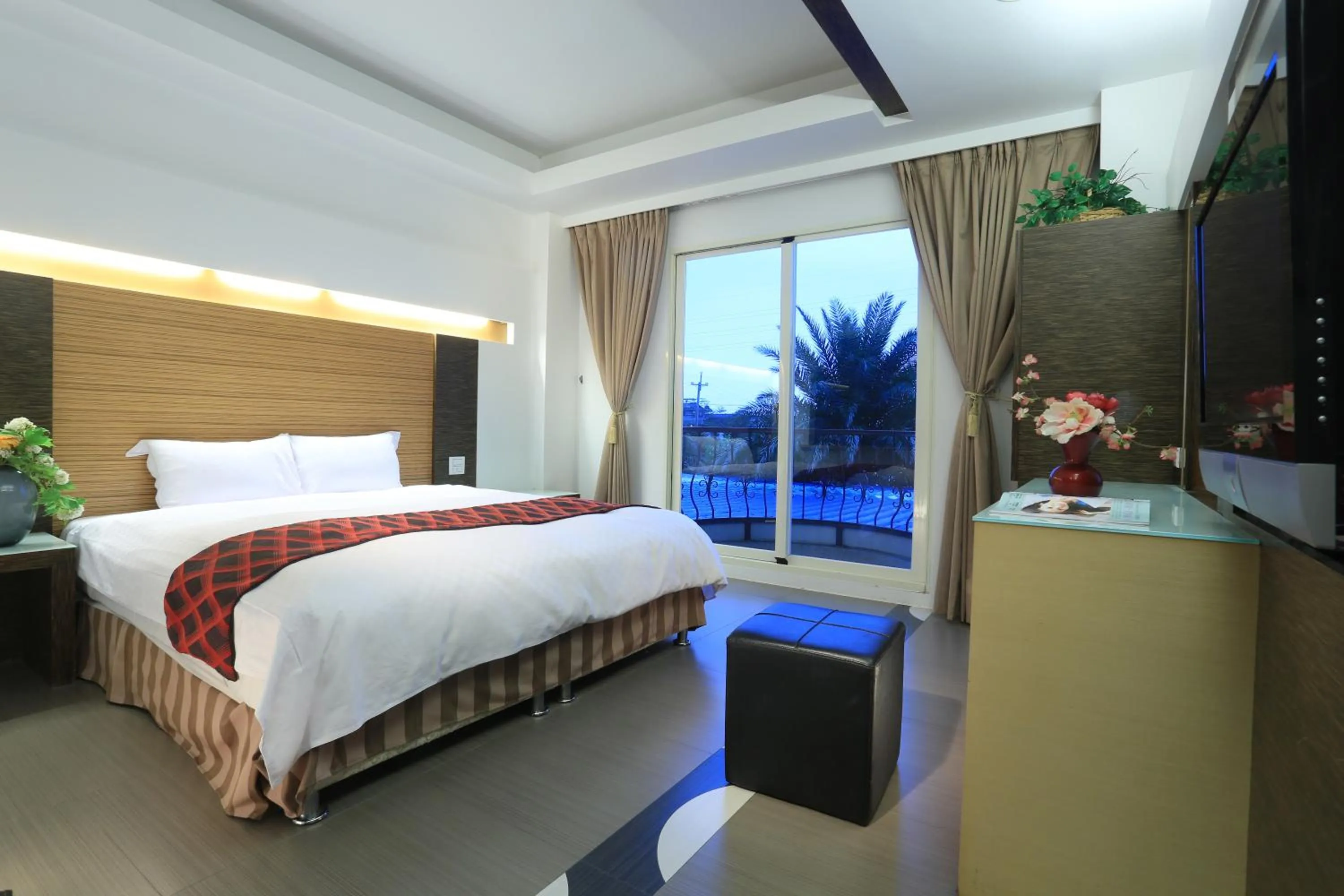 Photo of the whole room, Bed in Spring Fountain Hotel