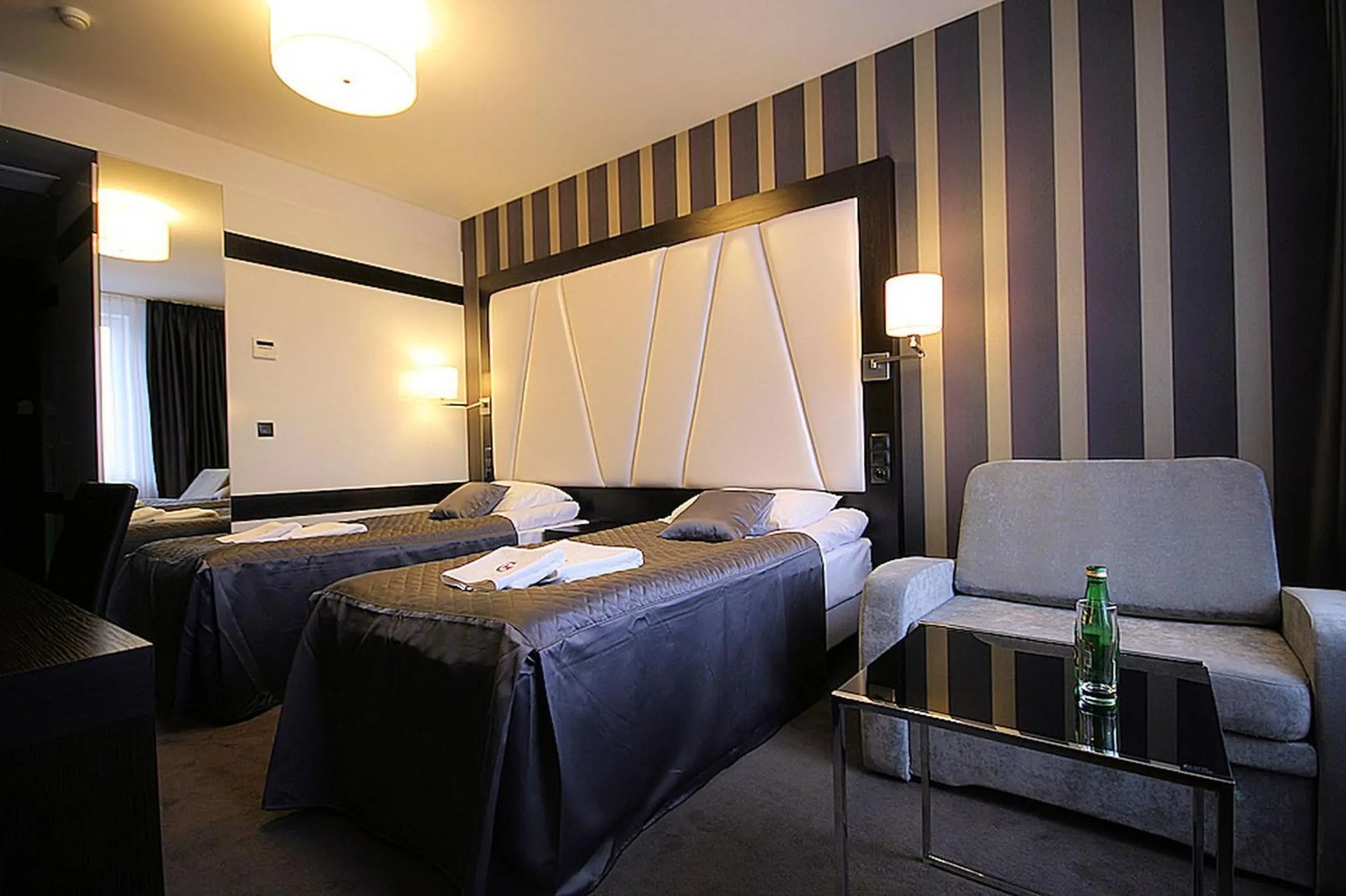 Bedroom, Bed in Hotel Grafit