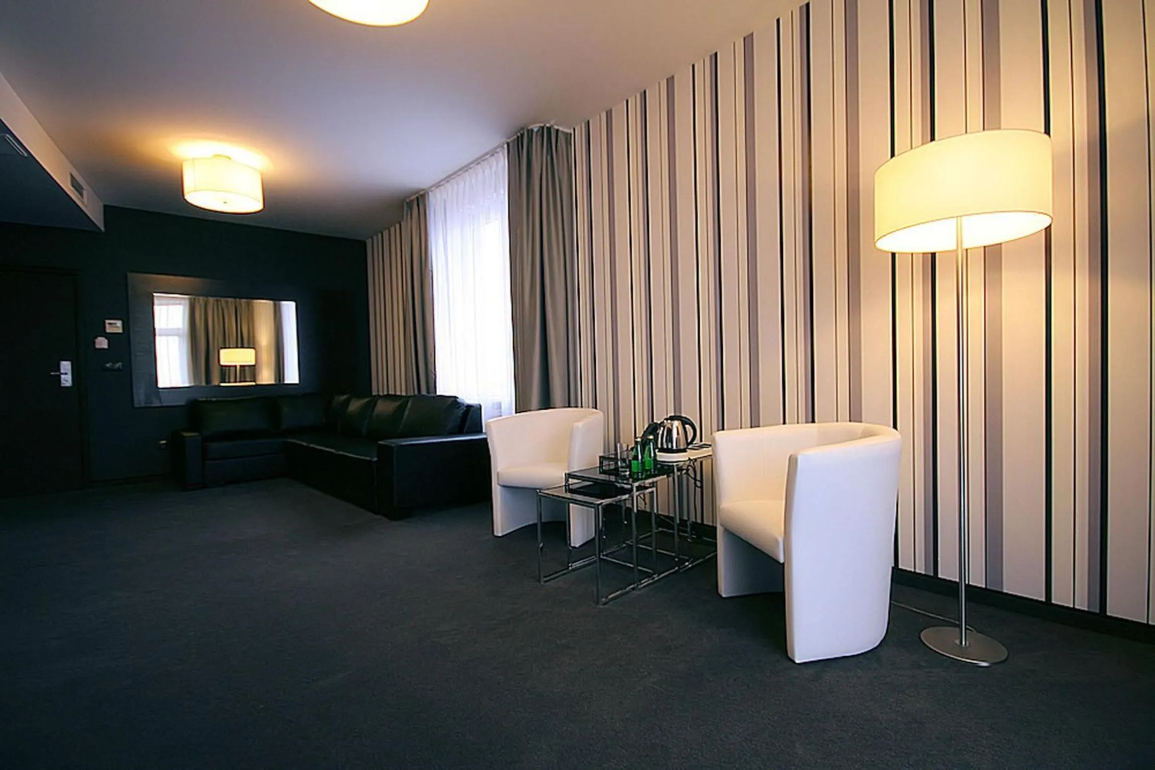 Communal lounge/ TV room in Hotel Grafit