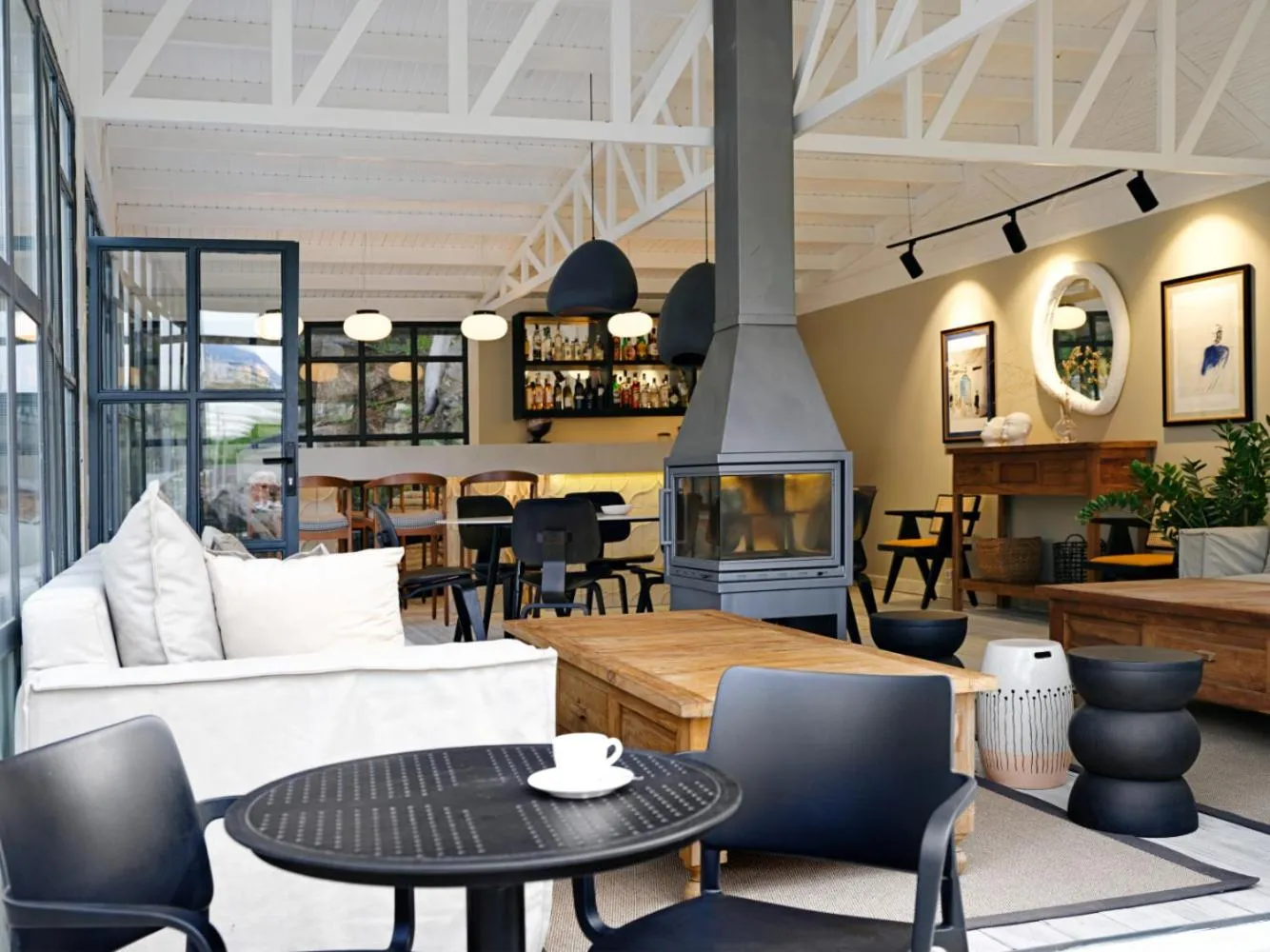 Lounge or bar in Dorman Suites