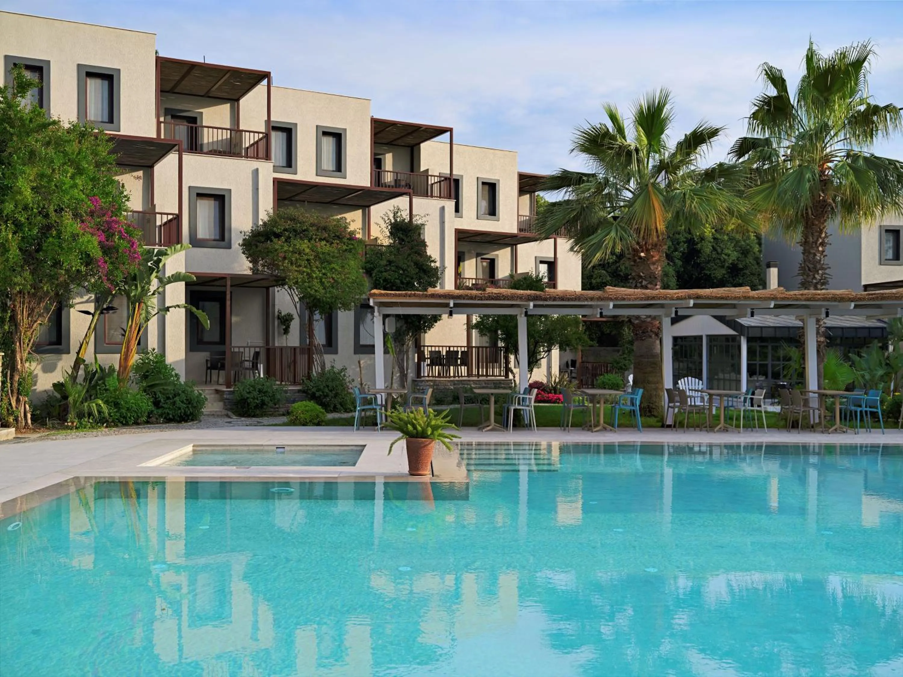 Swimming pool in Dorman Suites