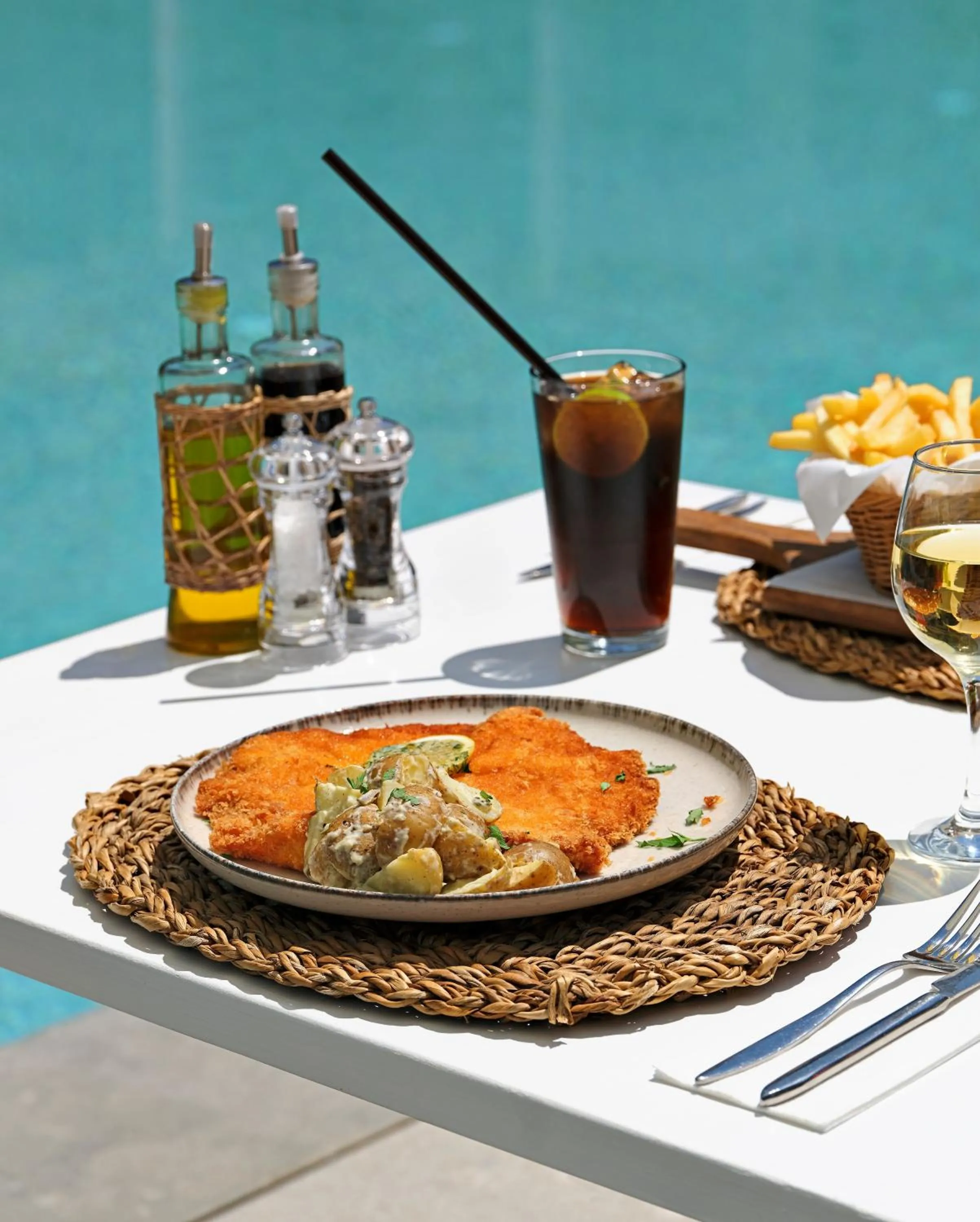 Food and drinks in Dorman Suites