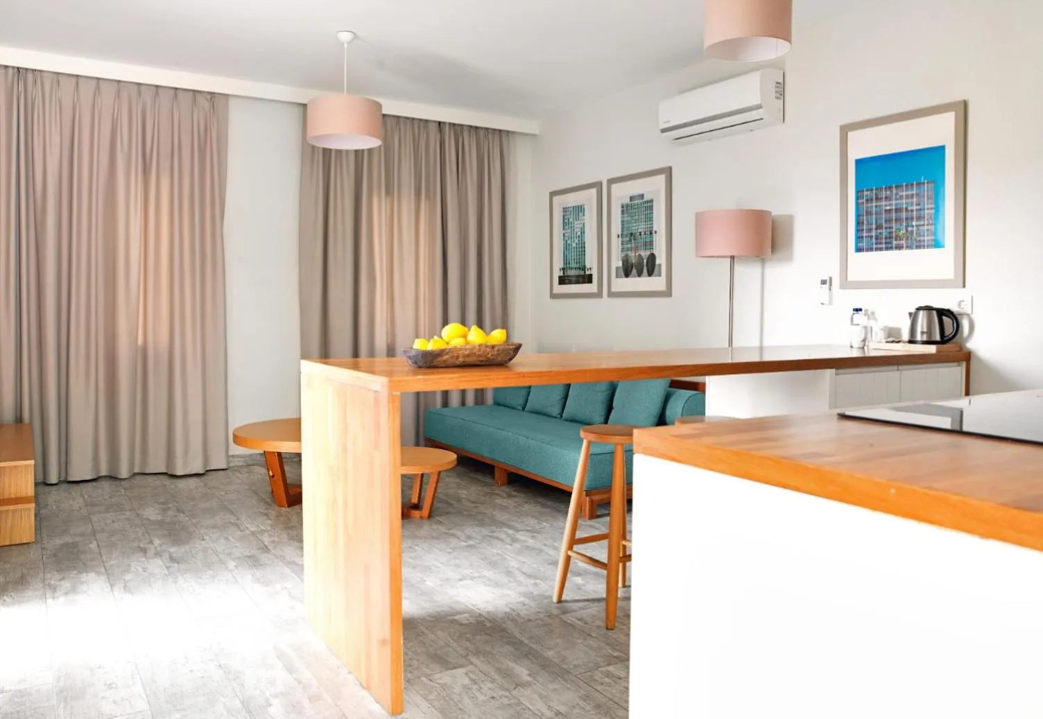 Kitchen or kitchenette in Dorman Suites