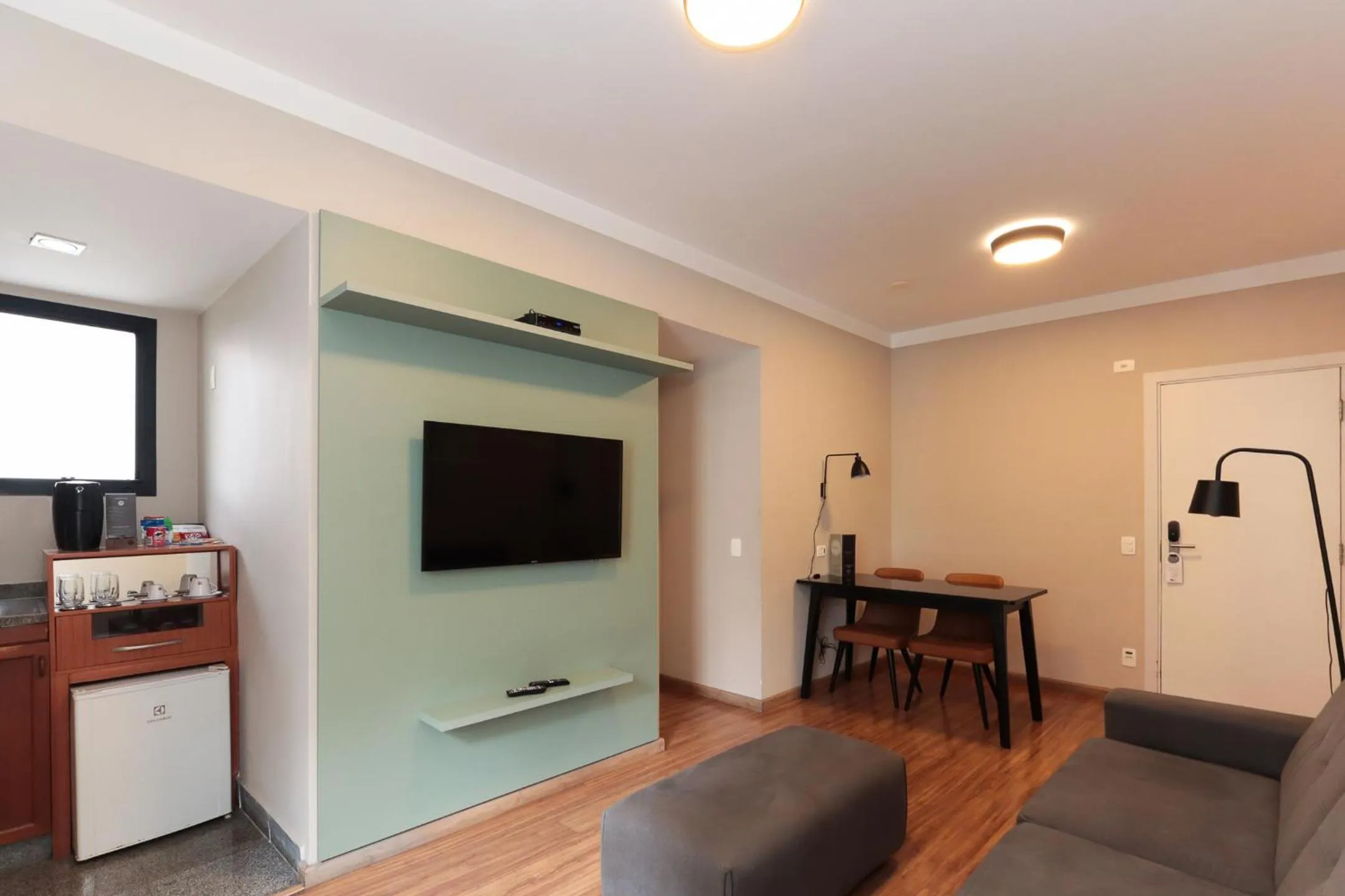 TV and multimedia in H4 Hotel Opera Jardins