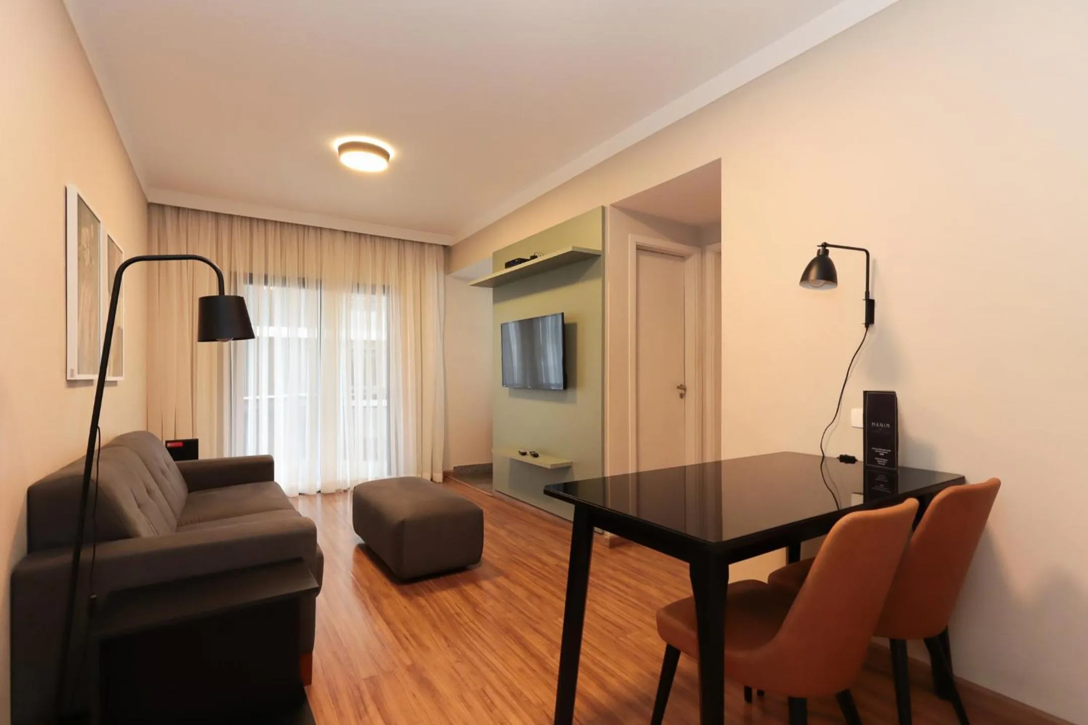 TV and multimedia in H4 Hotel Opera Jardins