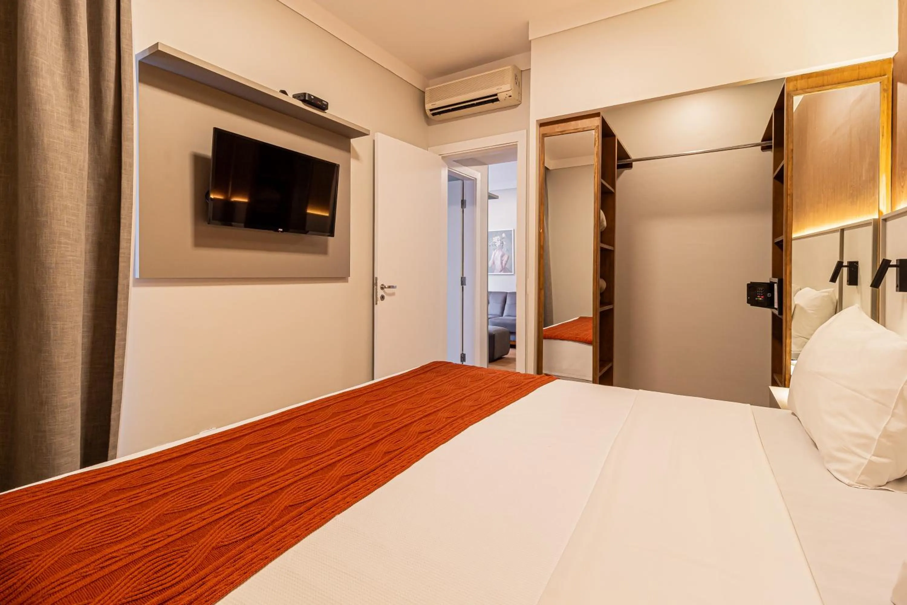 Bed in H4 Hotel Opera Jardins