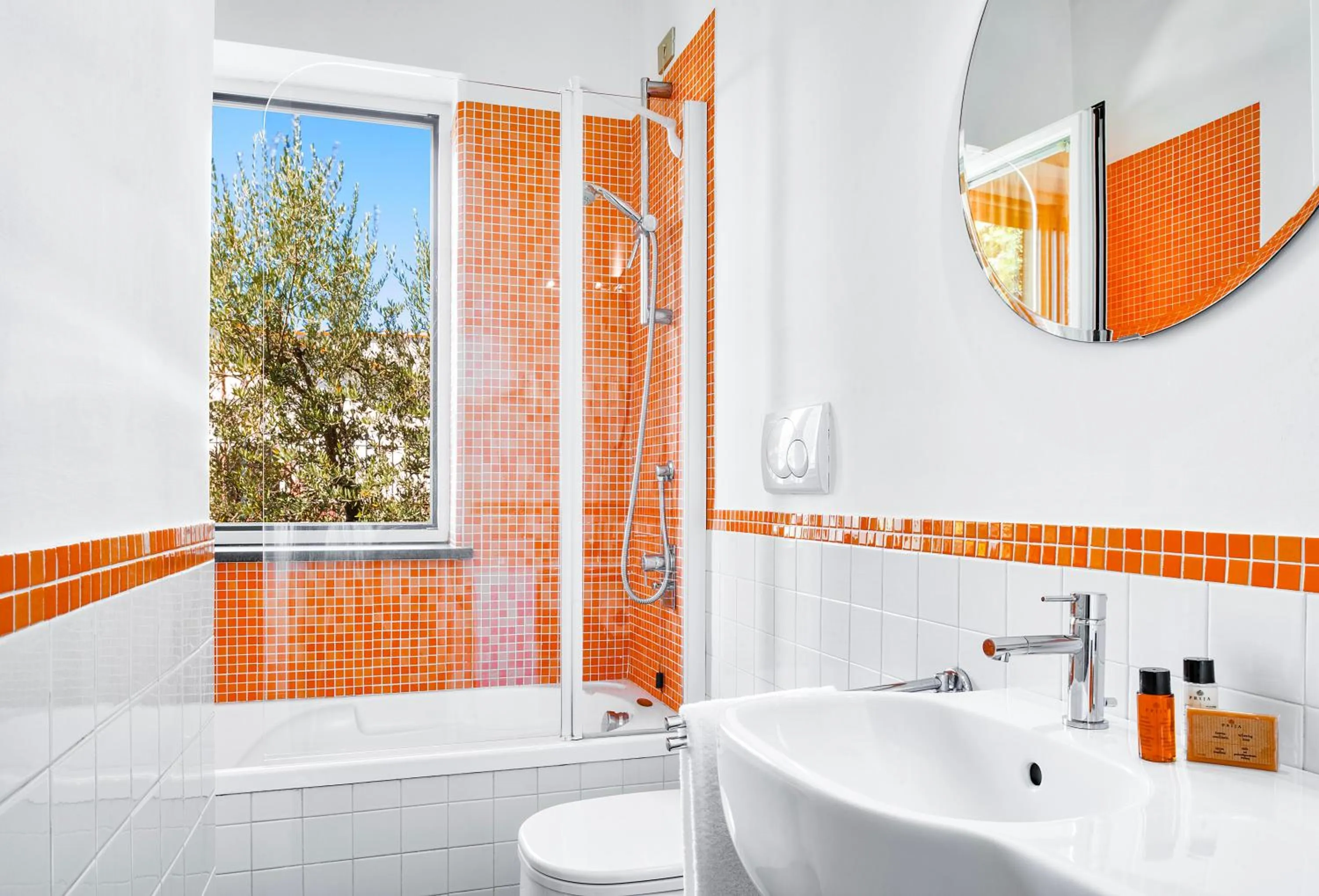 Bathroom in Le Capannelle by Feeling Italy